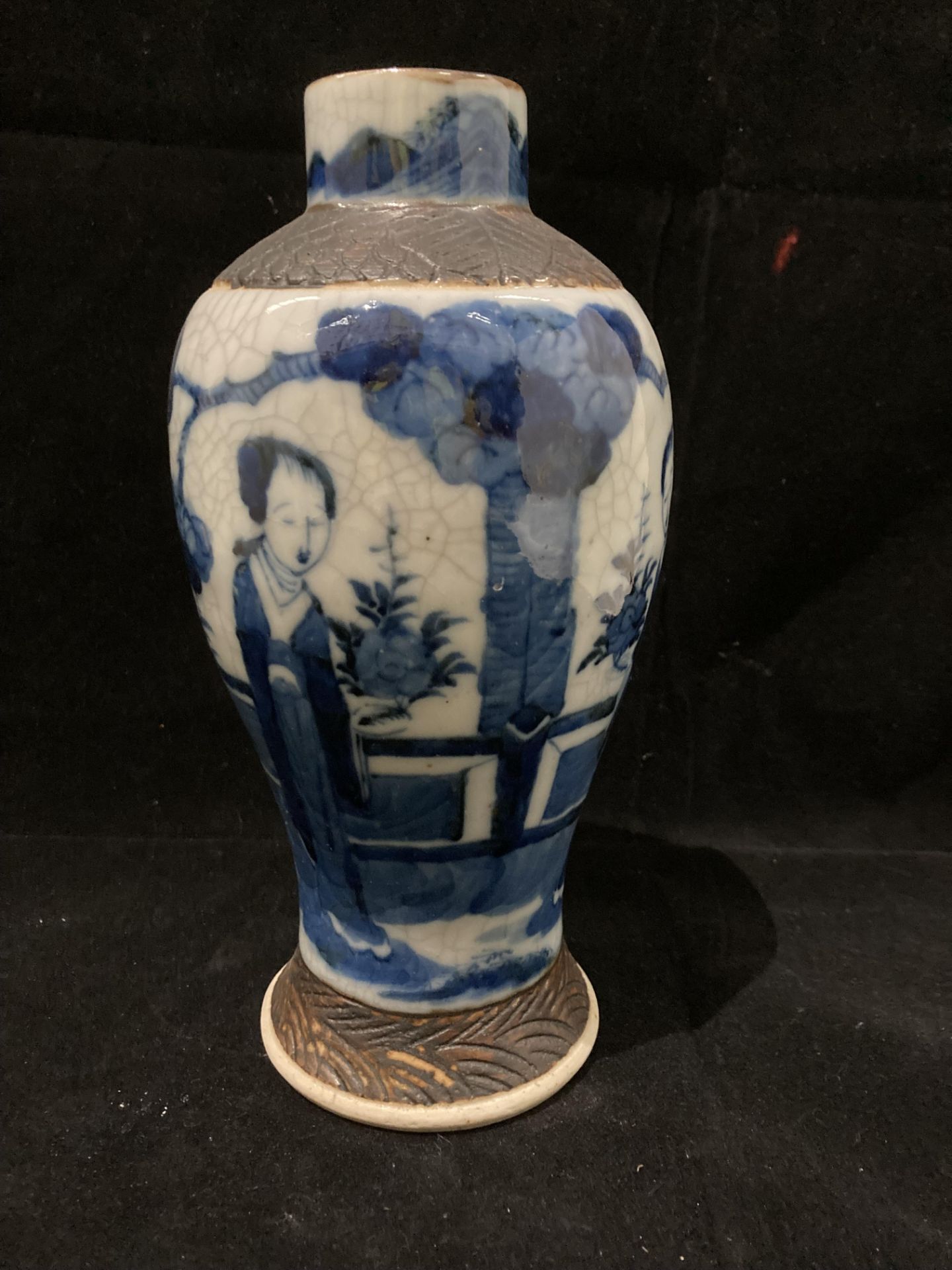 A Nineteenth century Chinese blue and white crackleware vase 23. - Image 8 of 10