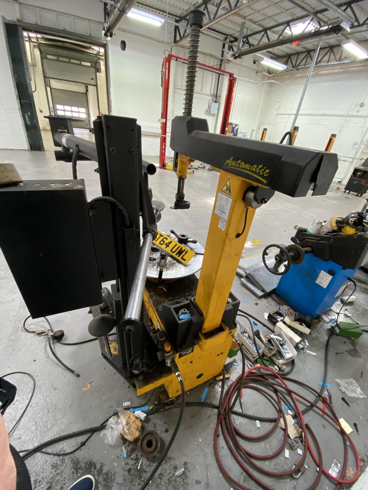 A Bradbury Tyre Changer (Yellow) sn. 030571. - Image 5 of 8