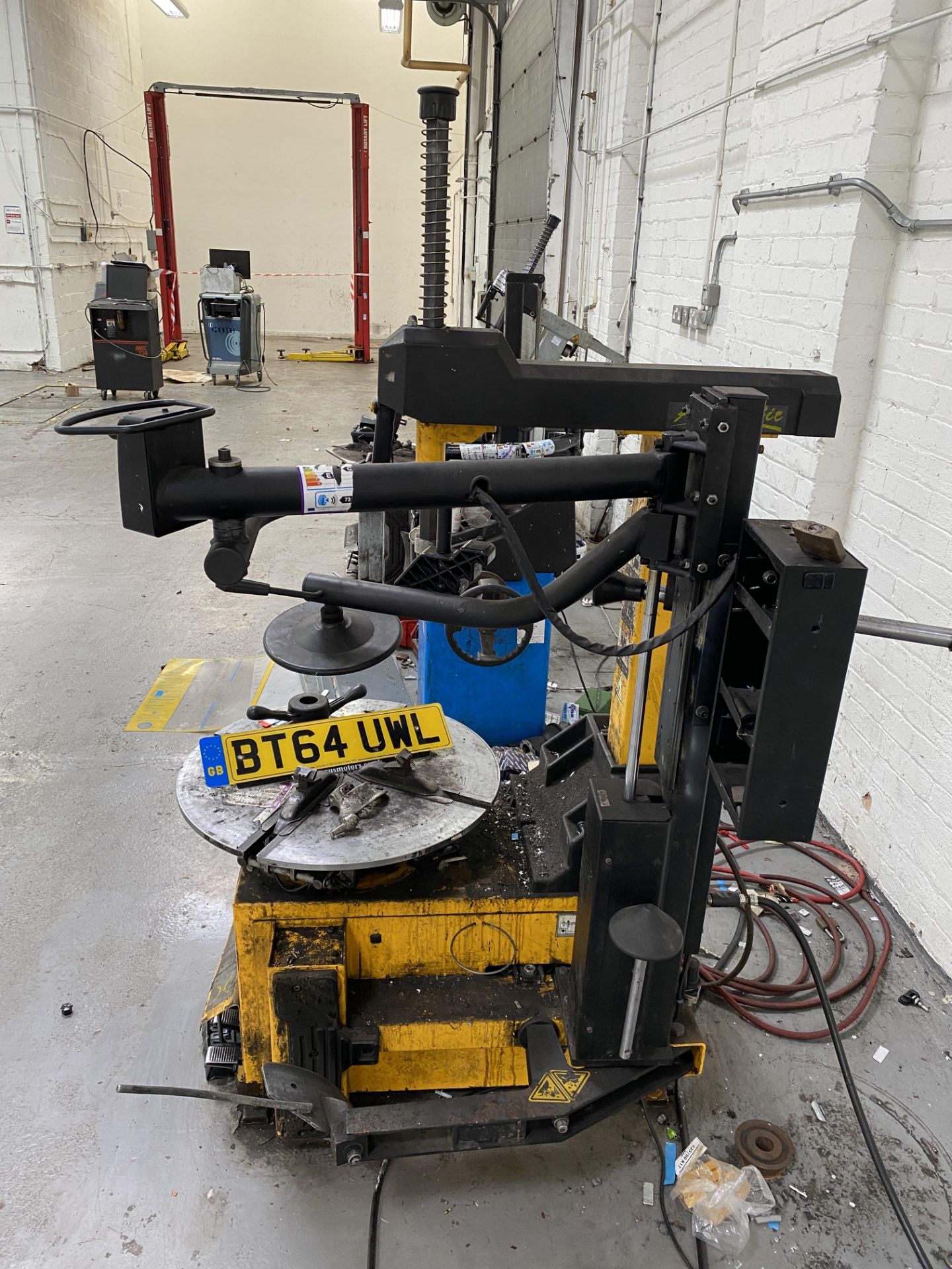 A Bradbury Tyre Changer (Yellow) sn. 030571. - Image 2 of 8