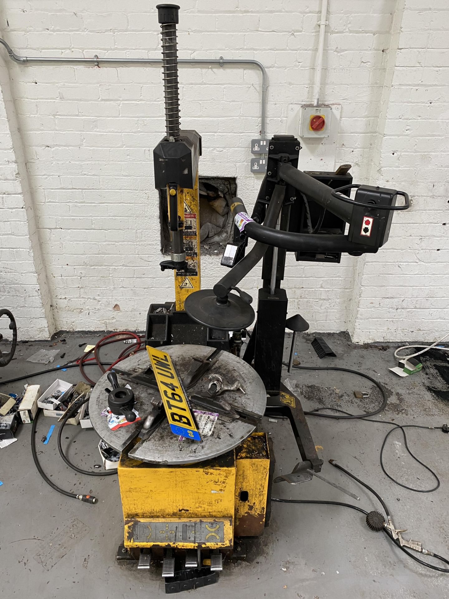 A Bradbury Tyre Changer (Yellow) sn. 030571.