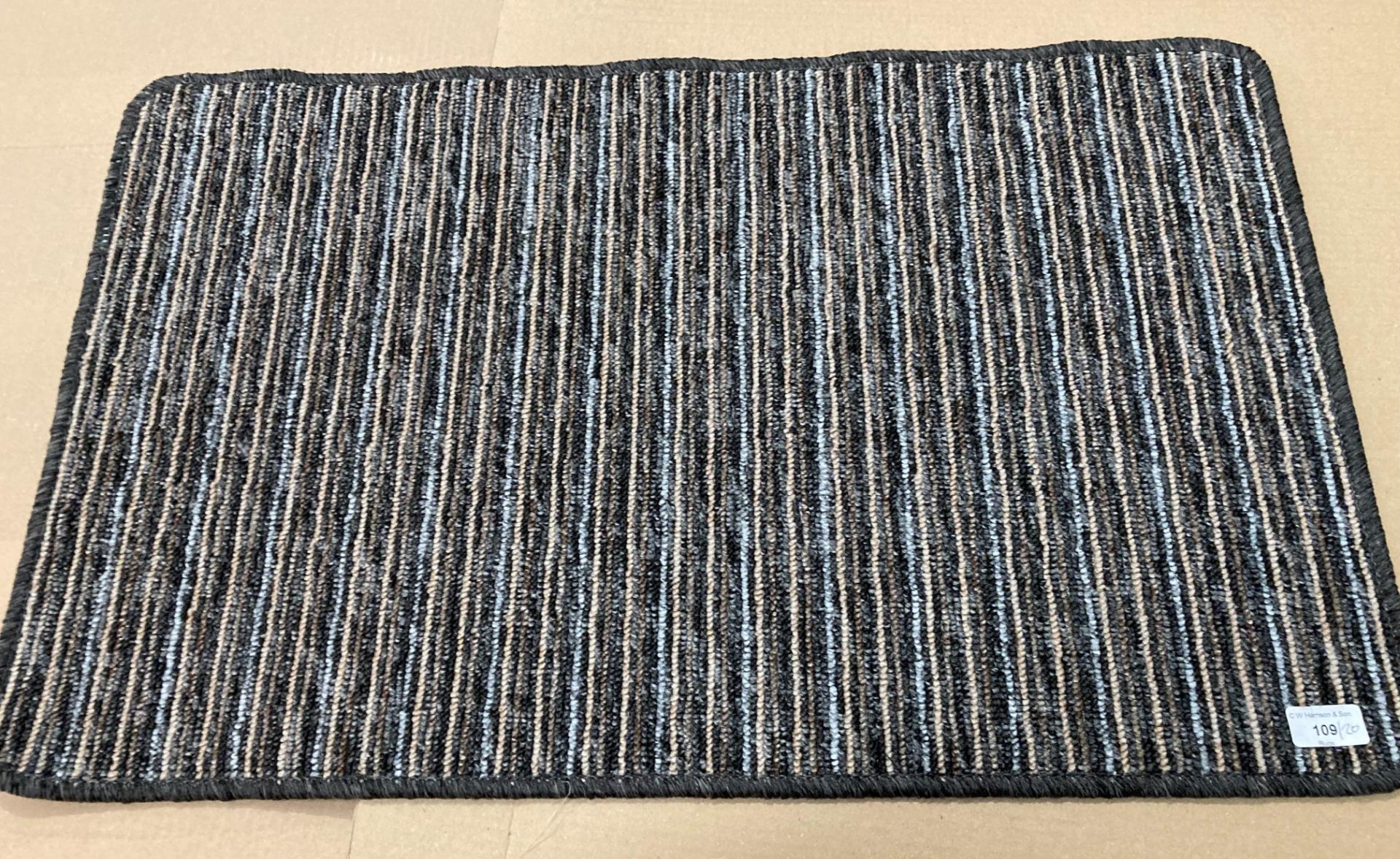 20 x brown and grey striped mats 80cm x 50cm *Please note the final purchase price is subject to