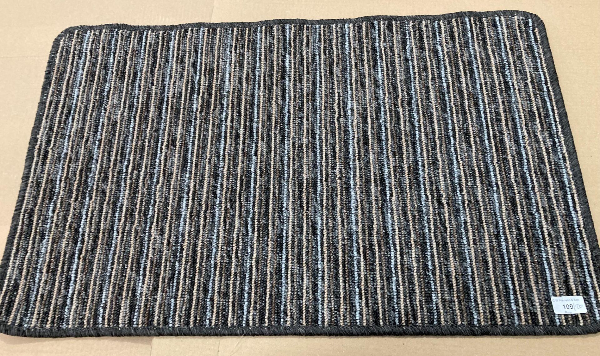 20 x brown and grey striped mats 80cm x 50cm *Please note the final purchase price is subject to