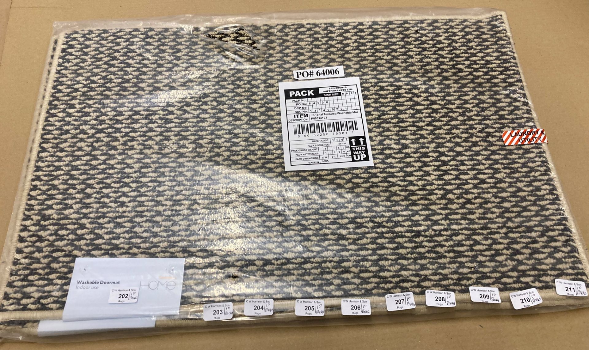 60 x Sainsbury's grey/white tonal textured washable mats 52cm x 82cm (20 x packs of 3)