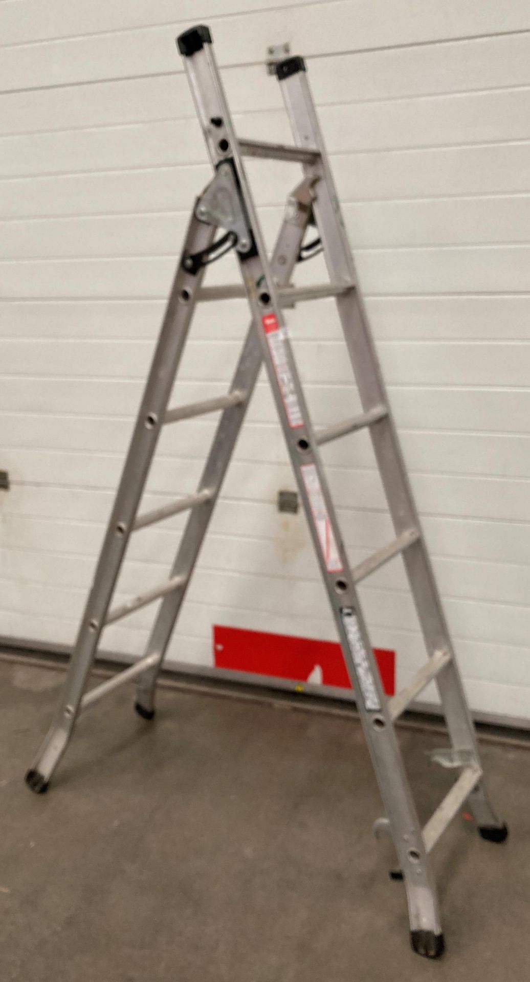 Abru 11 rung folding combination ladder (roller door) - Image 2 of 3