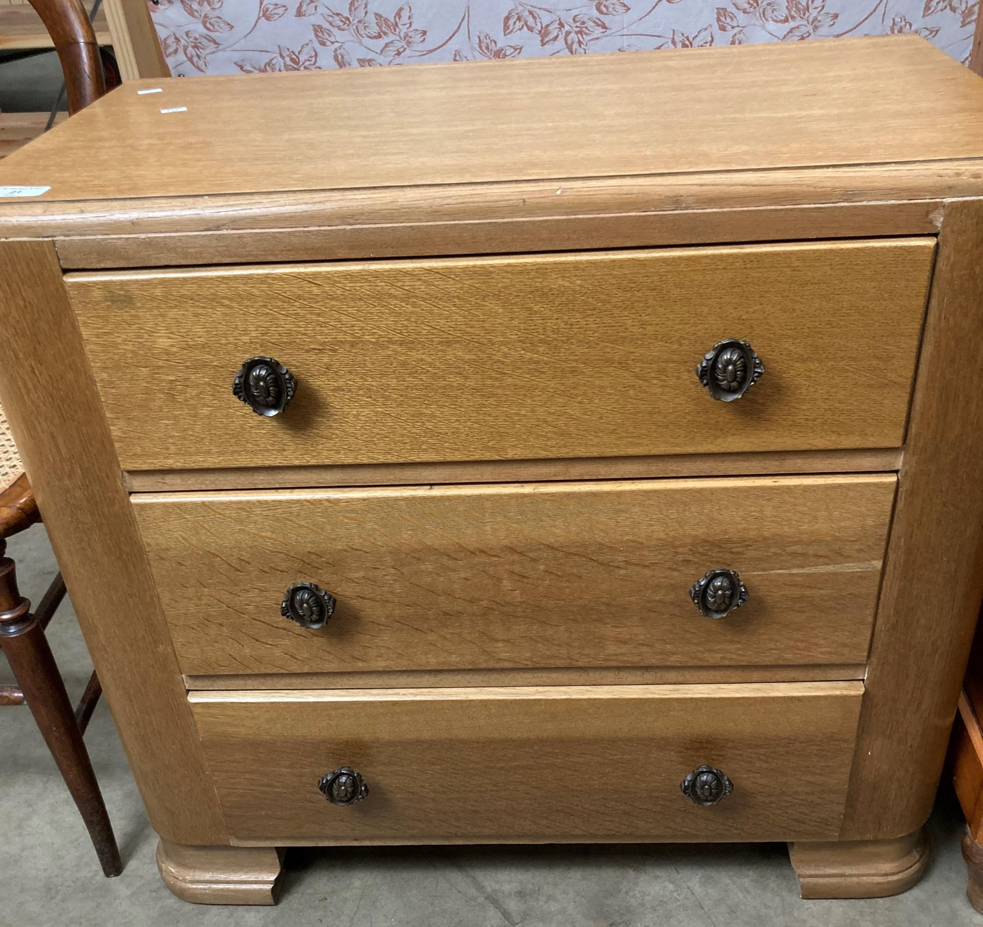 An oak effect three drawer chest of drawers 76cm x 42cm x 70cm high