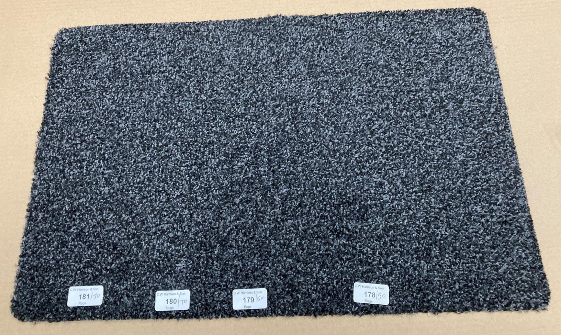 50 x Black speckled mats 60cm x 40cm (F&G3) *Please note the final purchase price is subject to 20%