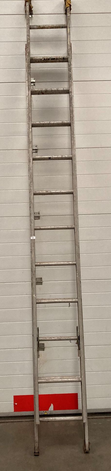 20 rung double extension ladder (roller door)