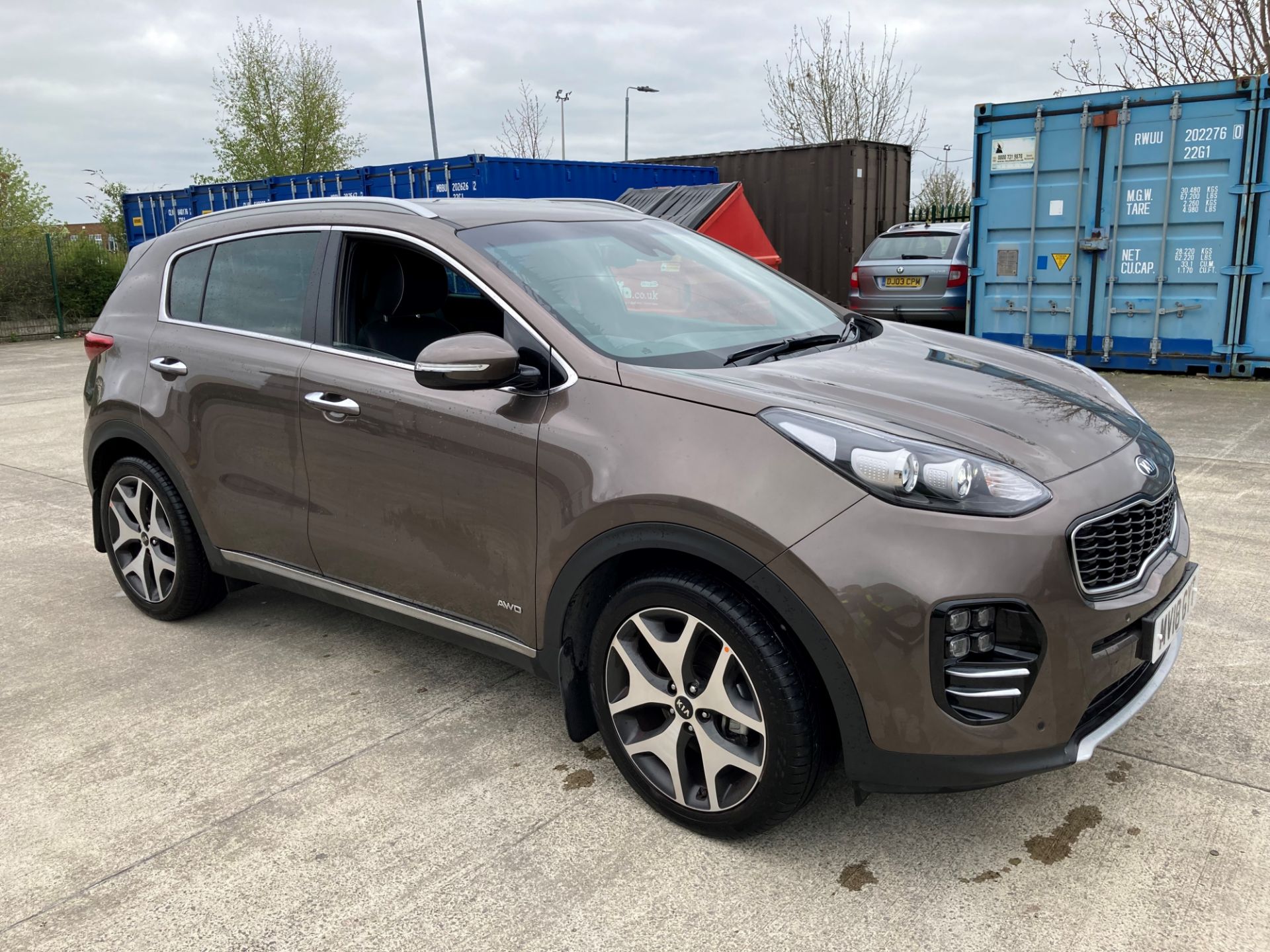 KIA SPORTAGE GT-LINE 2.0 CRDi 4x4 Estate - diesel - brown with grey/black leather interior.