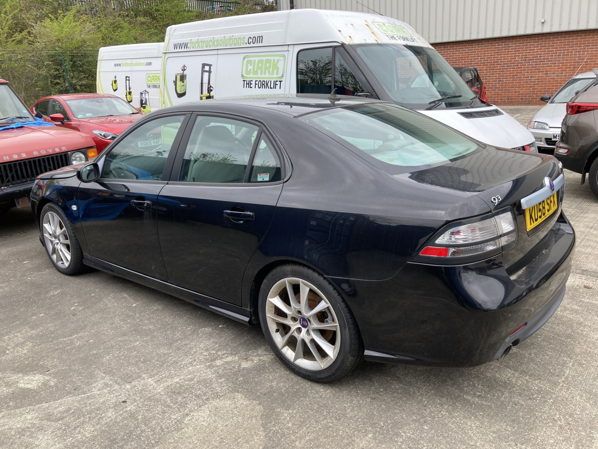 SAAB 9-3 AERO 1.9 TTID Automatic four door saloon - black with cream leather upholstery. - Image 3 of 8