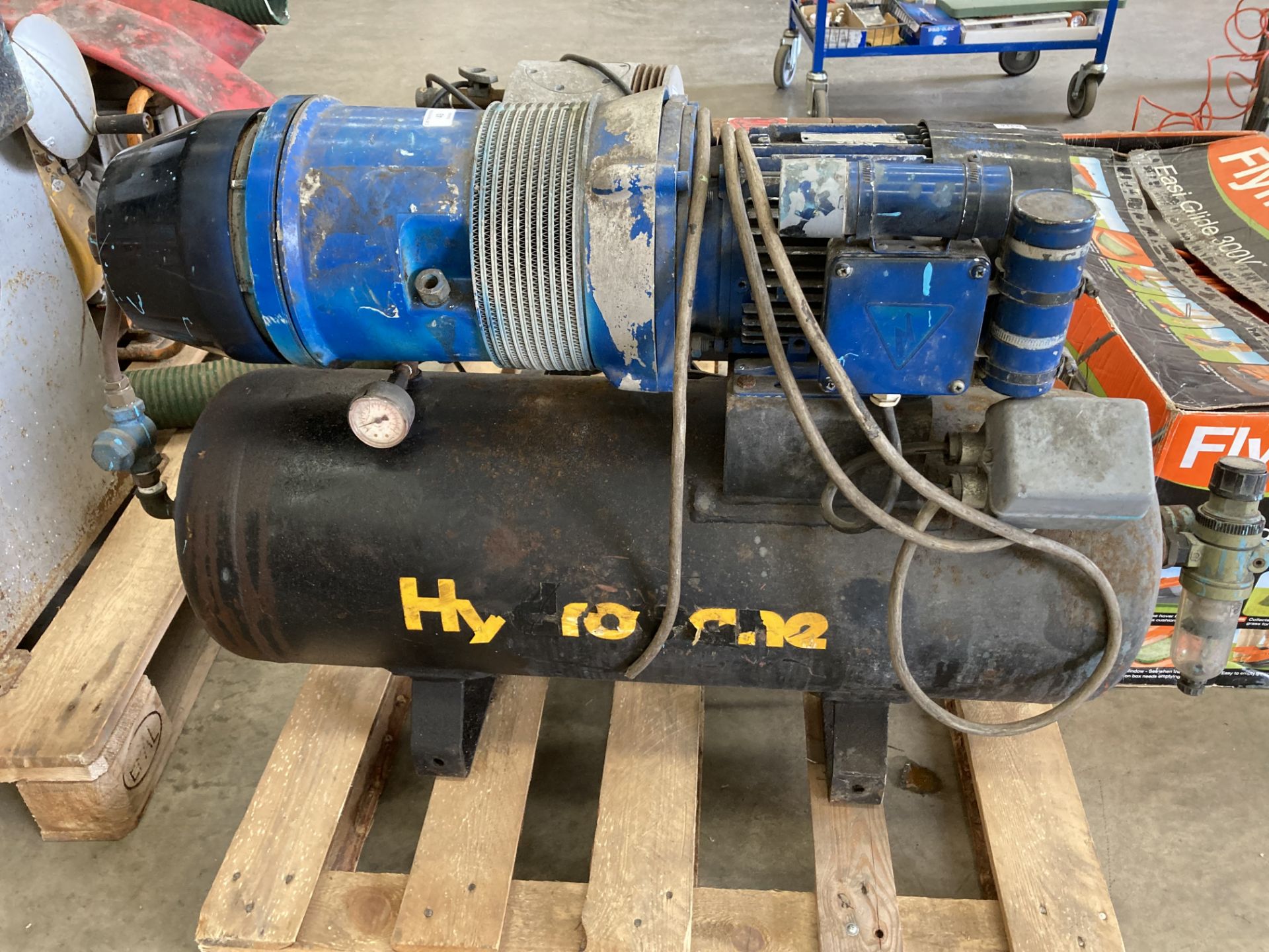 A Hydrovane 240v compressor - plug cut off,