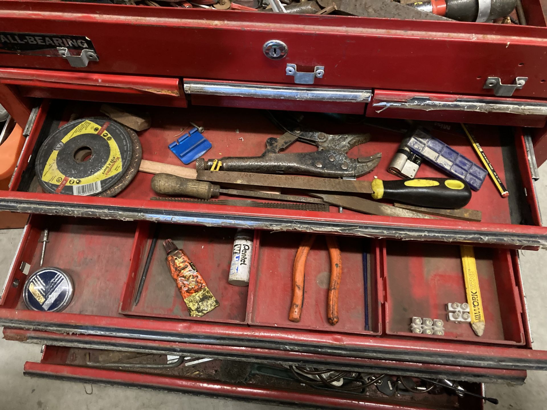 A Ball Bearing red metal seven drawer (various sizes) lift top portable toolbox in as seen - Image 3 of 5