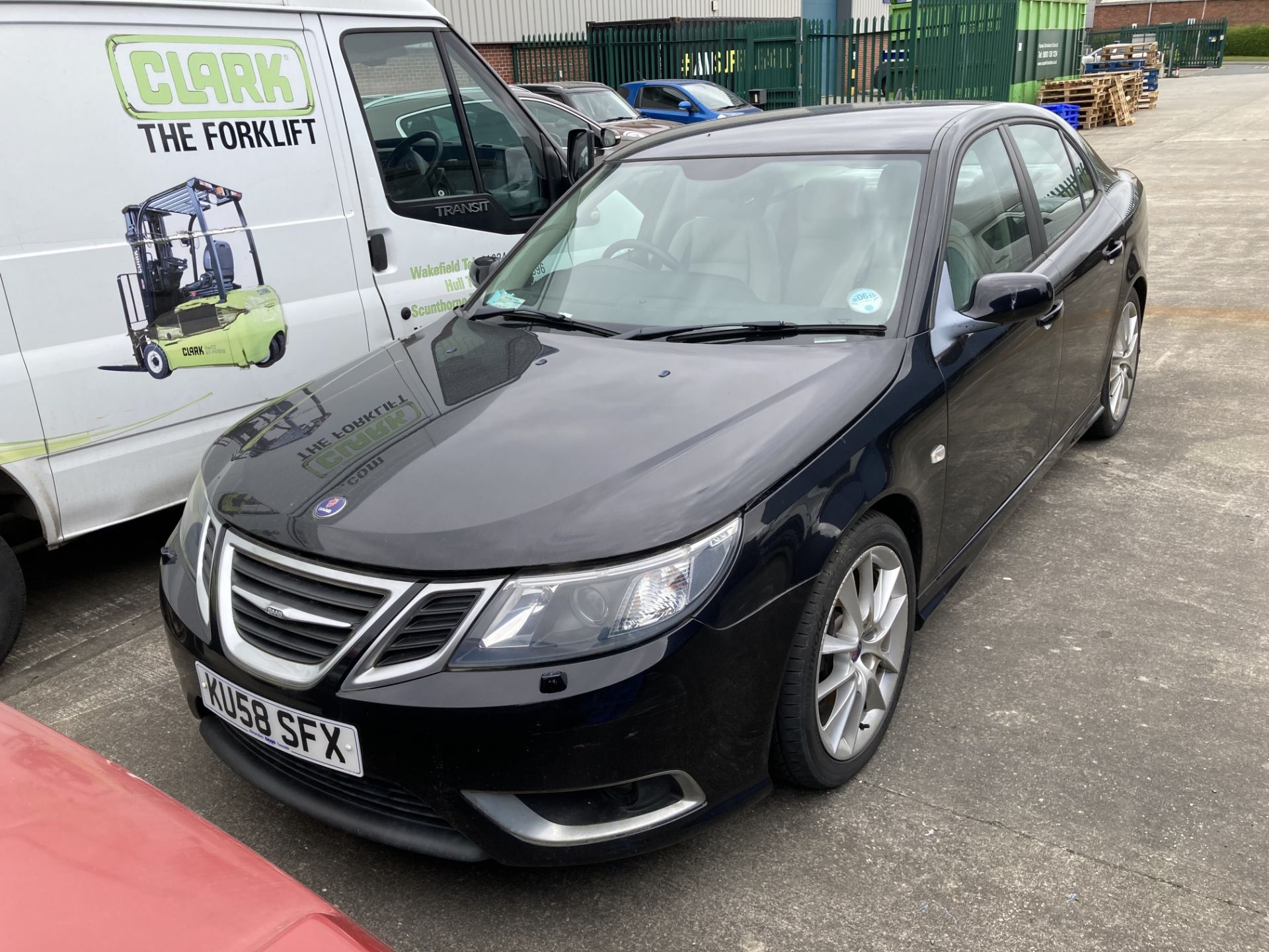 SAAB 9-3 AERO 1.9 TTID Automatic four door saloon - black with cream leather upholstery. - Image 2 of 8