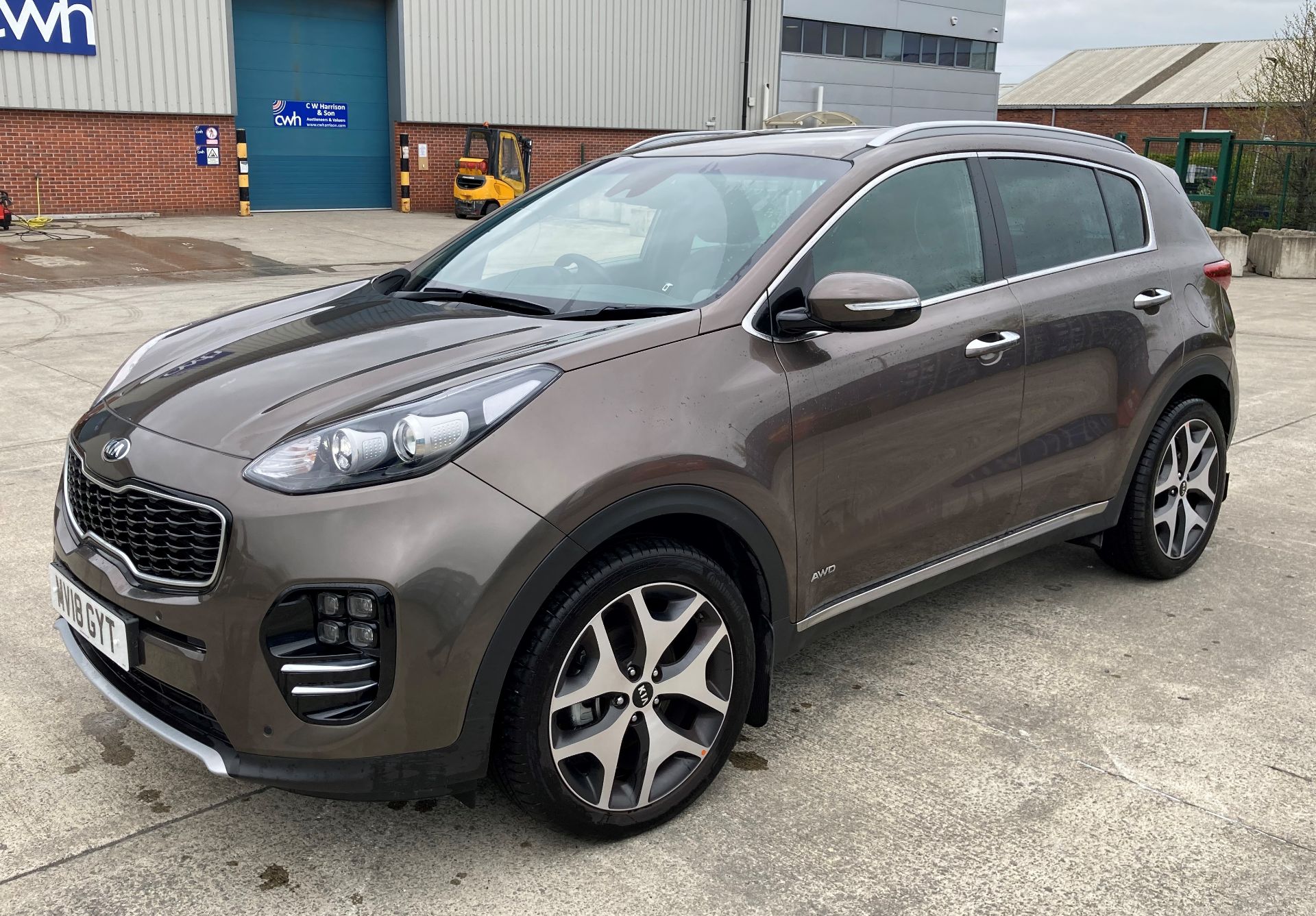 KIA SPORTAGE GT-LINE 2.0 CRDi 4x4 Estate - diesel - brown with grey/black leather interior. - Image 3 of 13