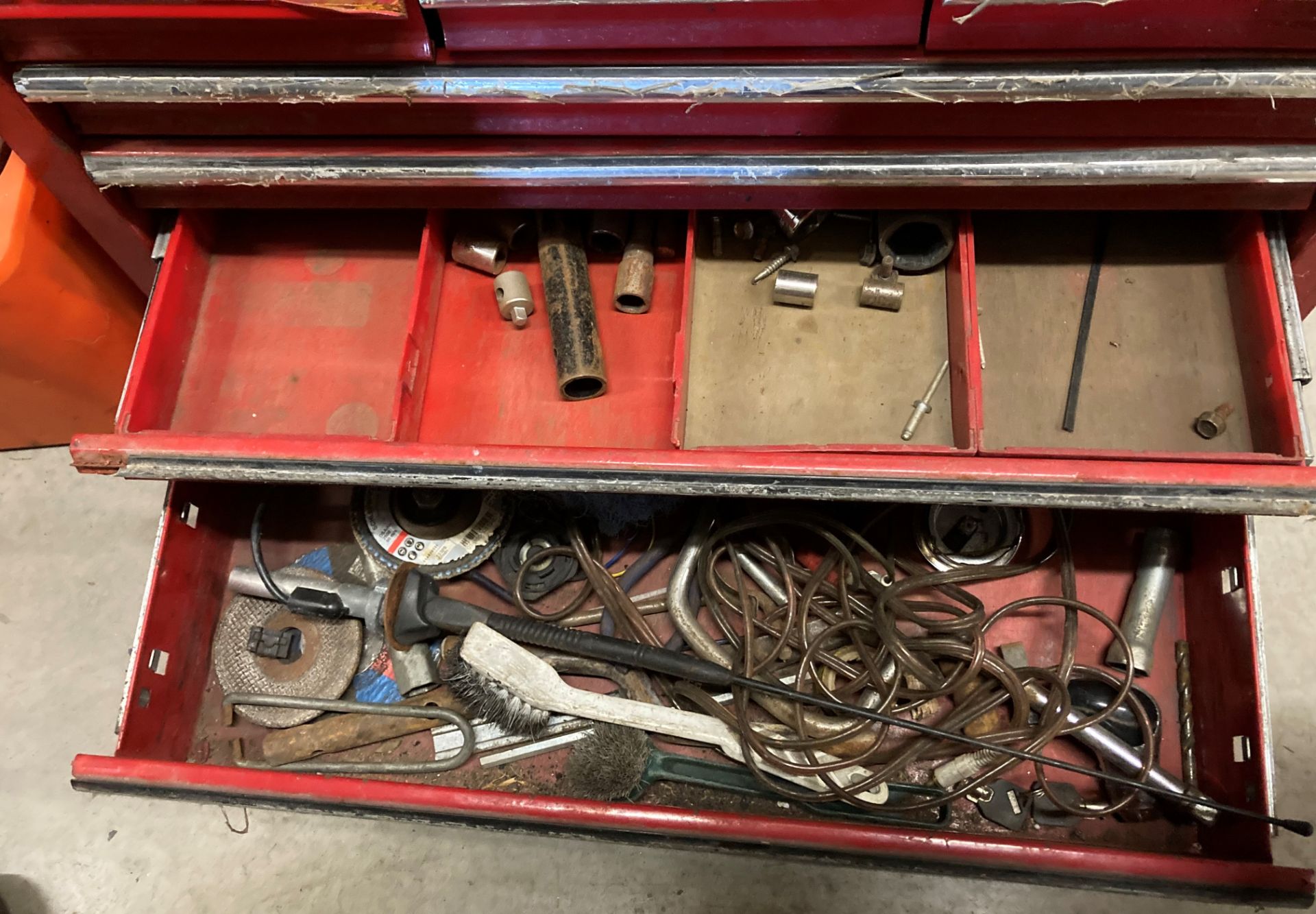 A Ball Bearing red metal seven drawer (various sizes) lift top portable toolbox in as seen - Image 4 of 5