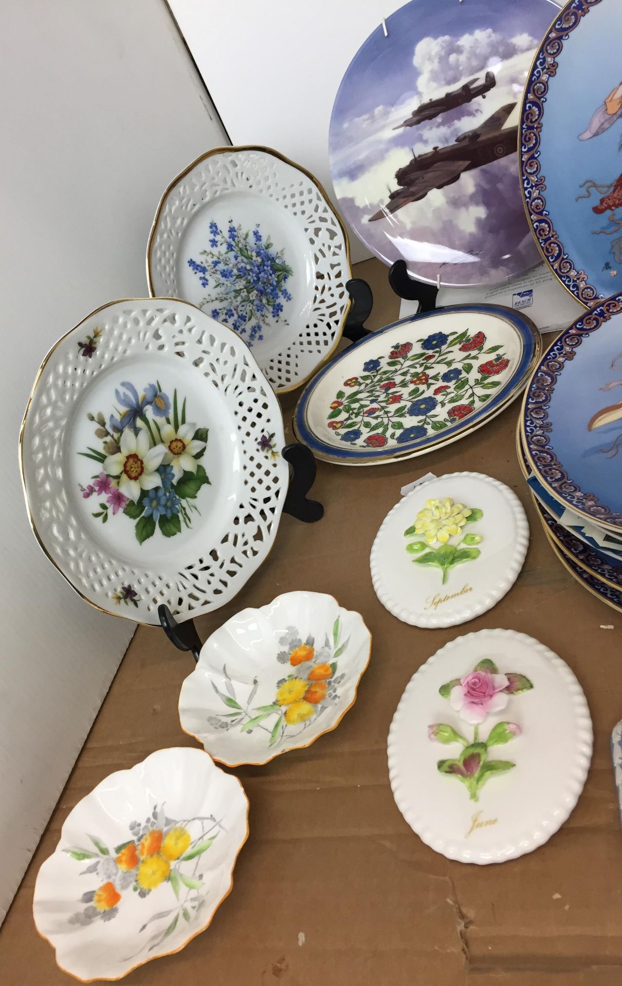 Eighteen plates and plaques including two Shelley shallow dishes 12cm diameter, - Image 2 of 5