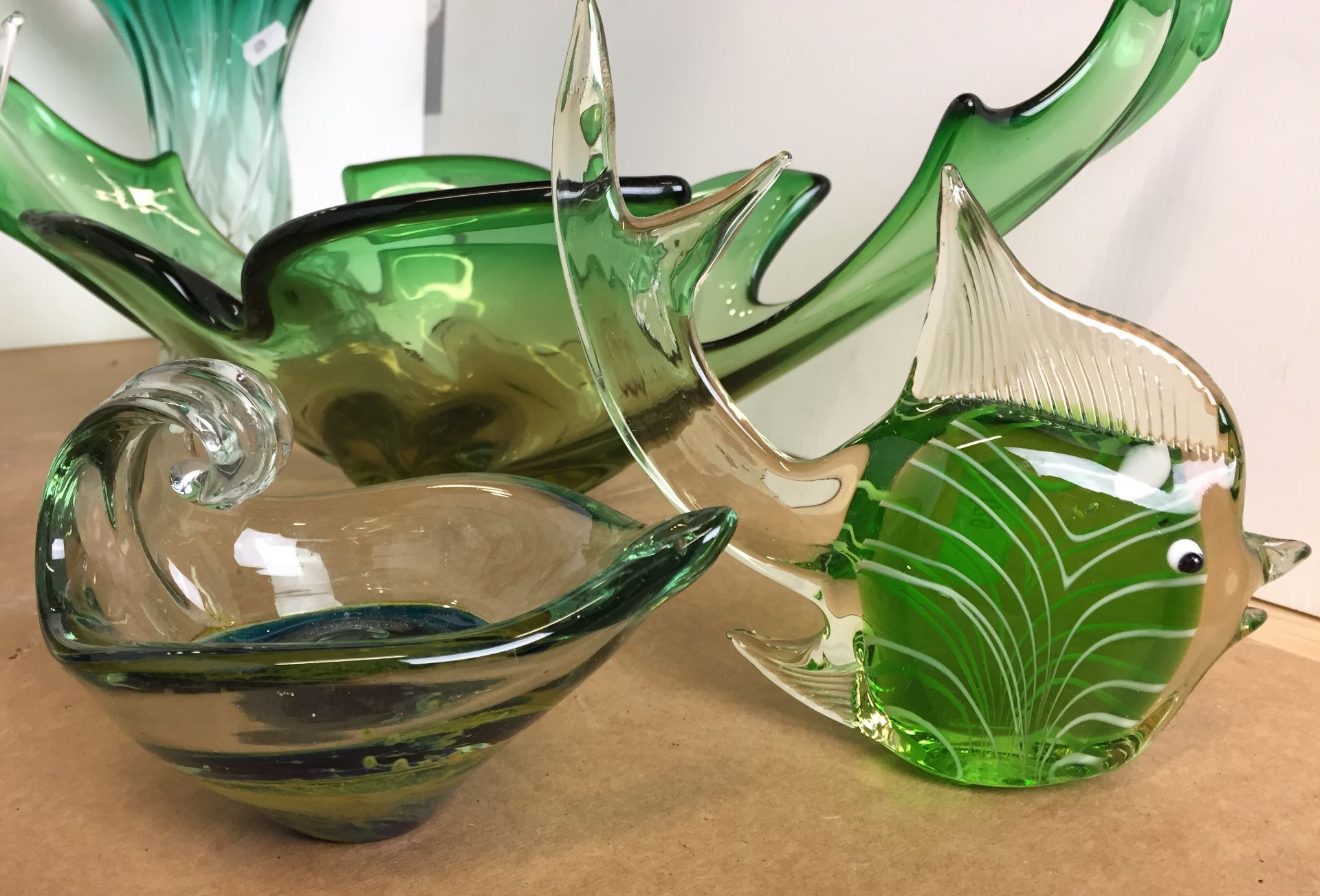 Thirteen items mainly glassware including green oval leaf design bowl 46x23cm, - Image 5 of 5