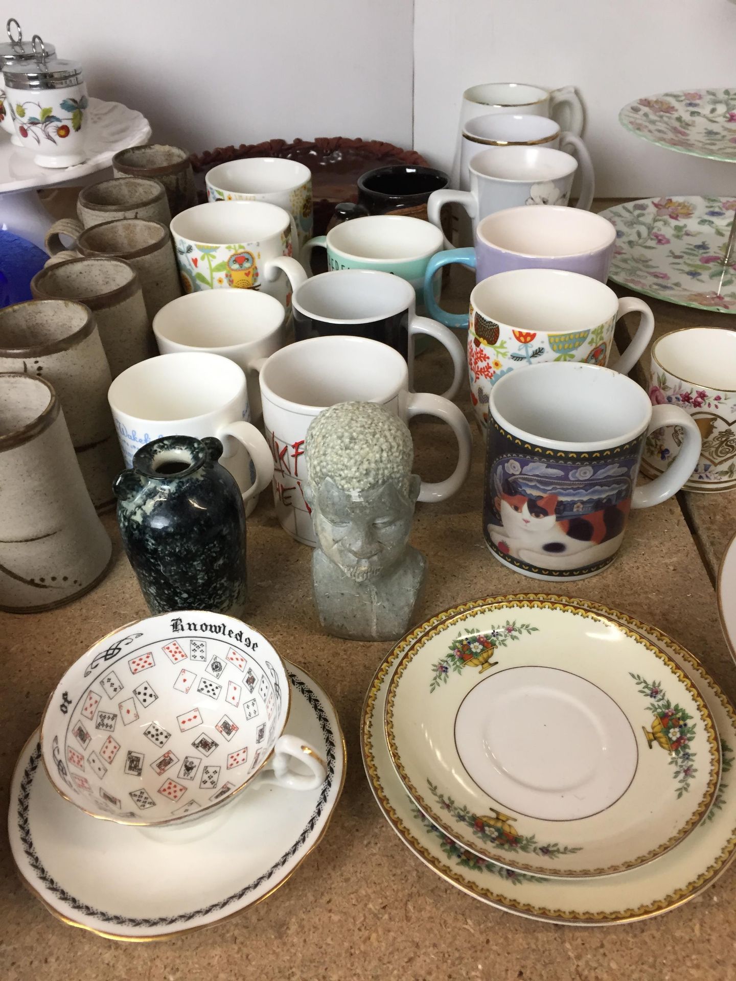 Thirty plus items including Aynsley The Cup of Knowledge cup and saucer, - Image 3 of 4