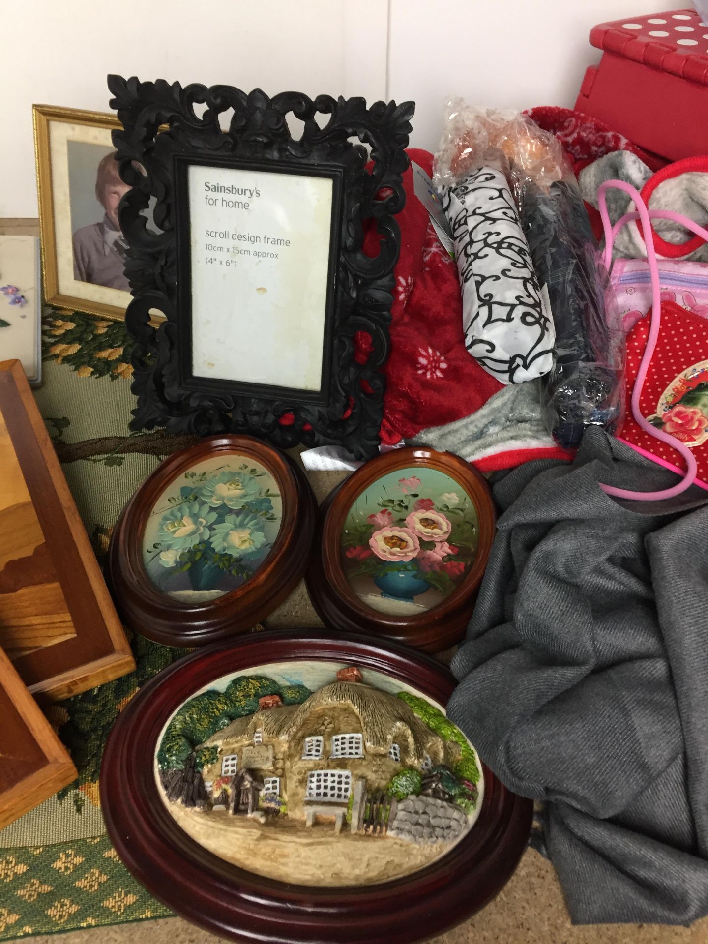Twenty plus items including three pashminas, two marquetry pictures, two photo frames, - Image 3 of 4