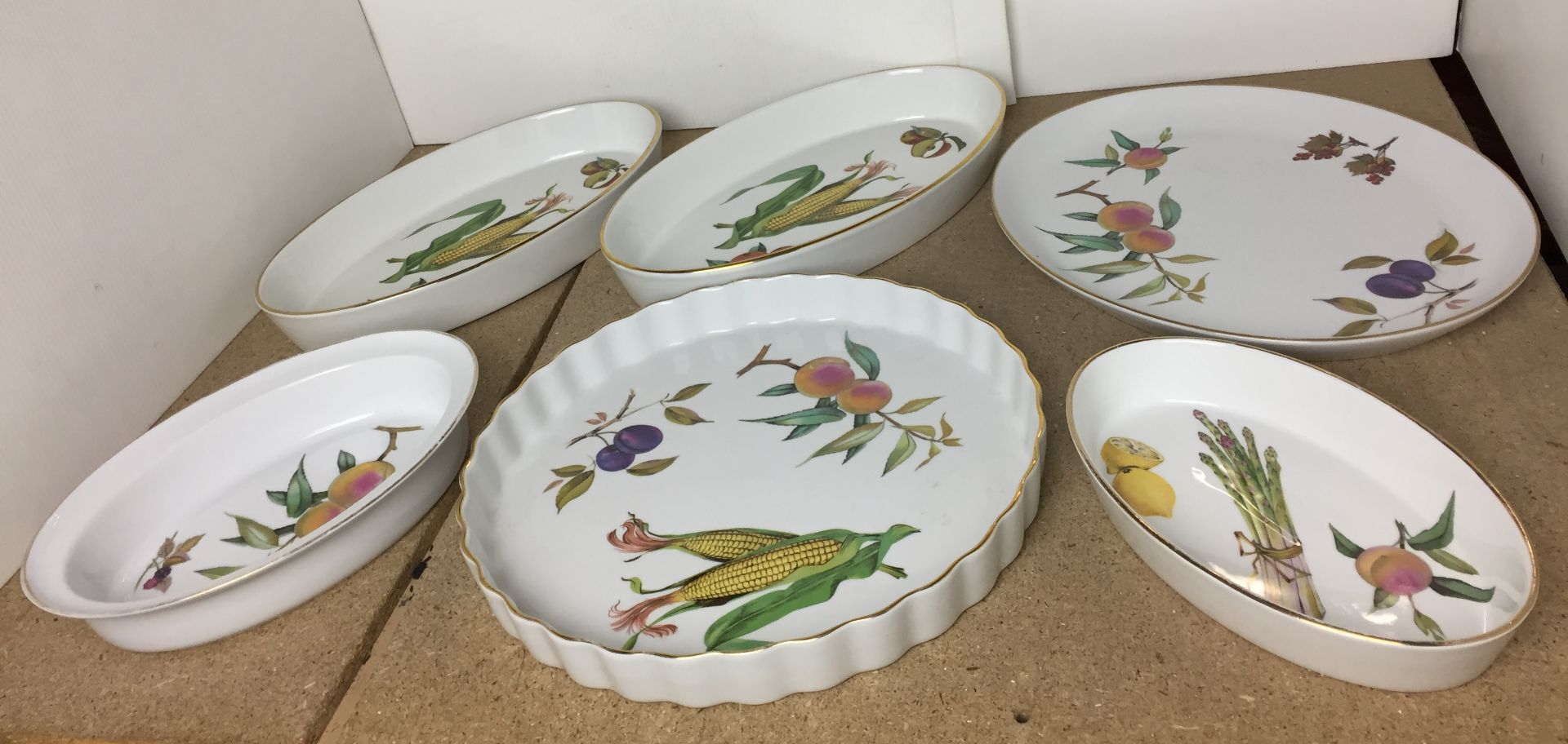 Six pieces Royal Worcester Evesham oven to tableware including flan dish 35cm diameter,