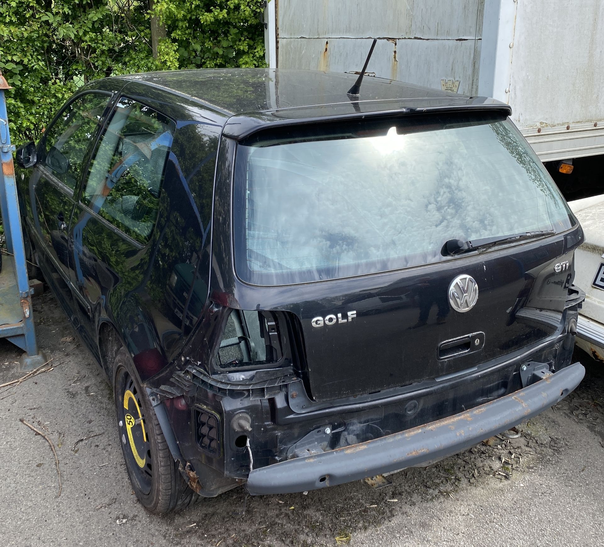 Restoration Vehicle/Spares: Golf MK 4 GTI, black, two door, no registration number, no documents, - Image 2 of 5