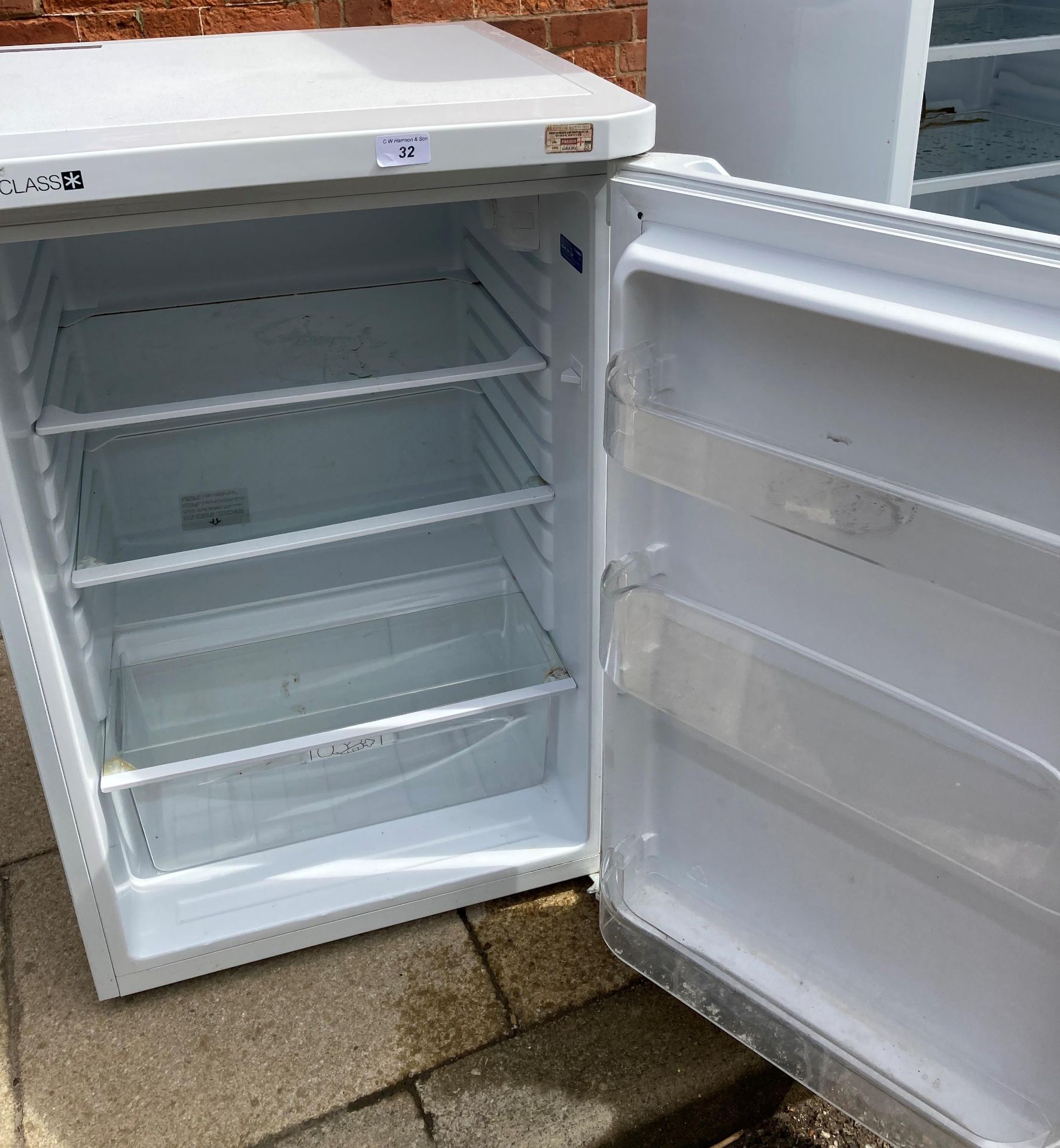 Indesit under counter fridge A+ class. - Image 2 of 2