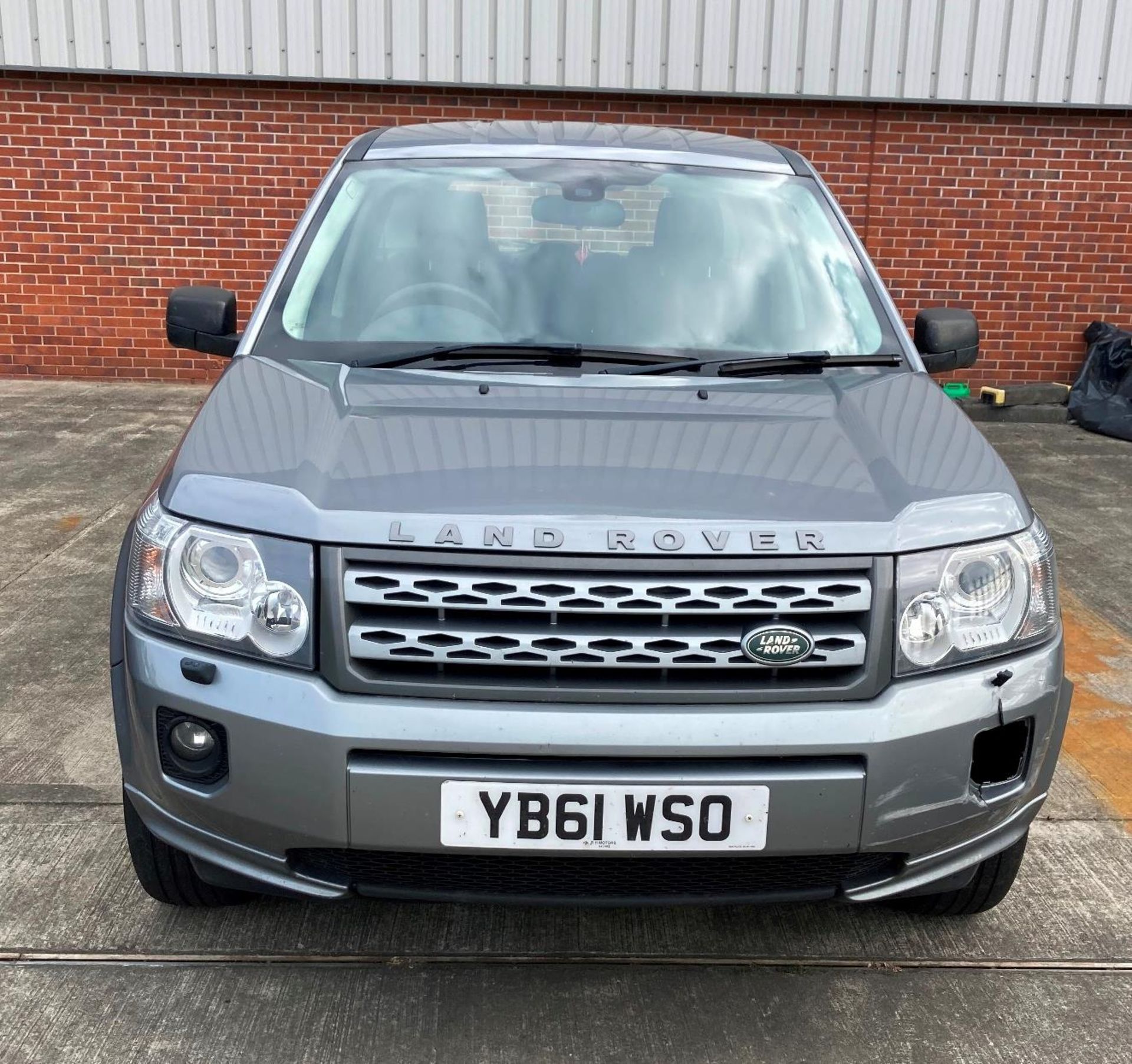 LANDROVER FREELANDER 2.2 GS TD4 ESTATE - Diesel - Grey - black cloth interior.