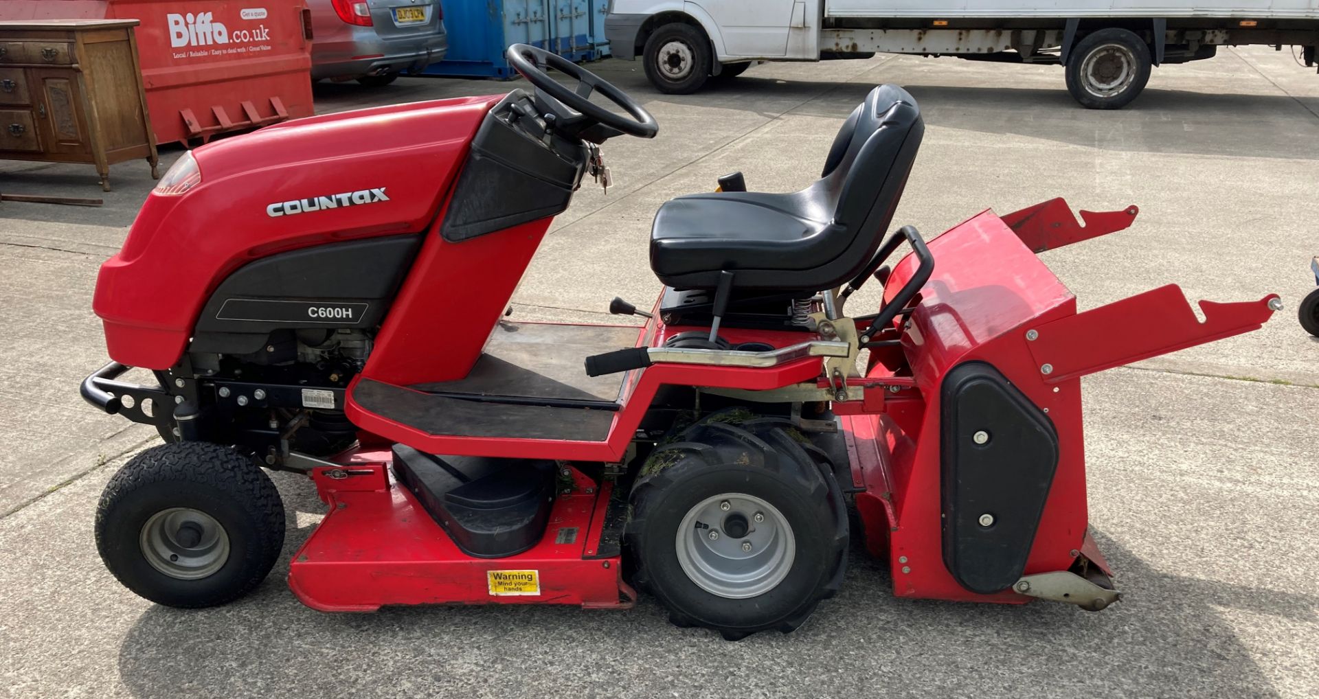 A COUNTAX C600H PETROL RIDE ON MOWER, model C1100006. Date of manufacture: 12.12.2012. RPM: 2900.