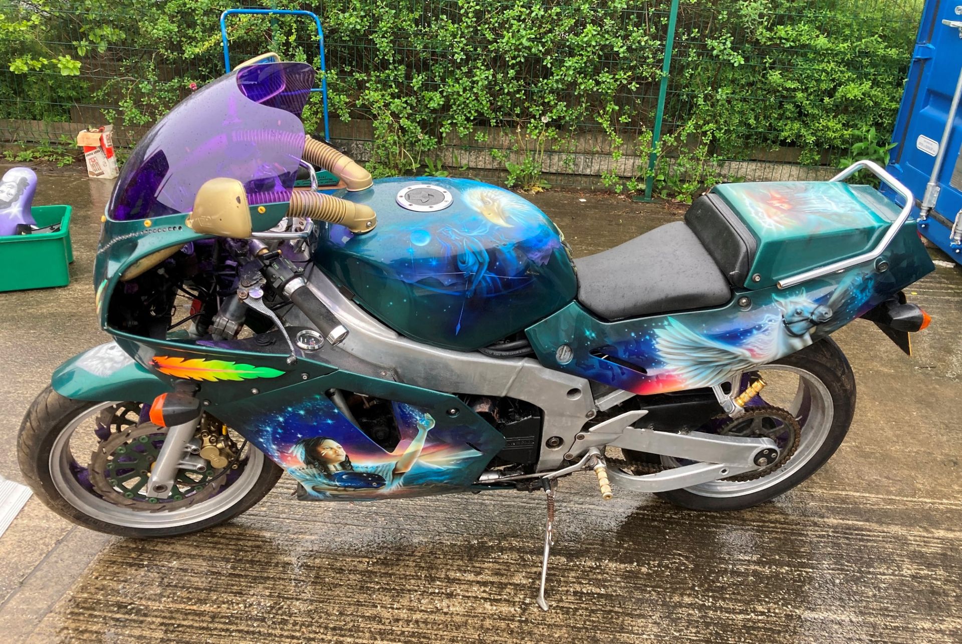 KAWASAKI 750 MOTORCYCLE - Petrol - Green/purple. Sold as a project restoration/spares/repairs. - Image 2 of 4