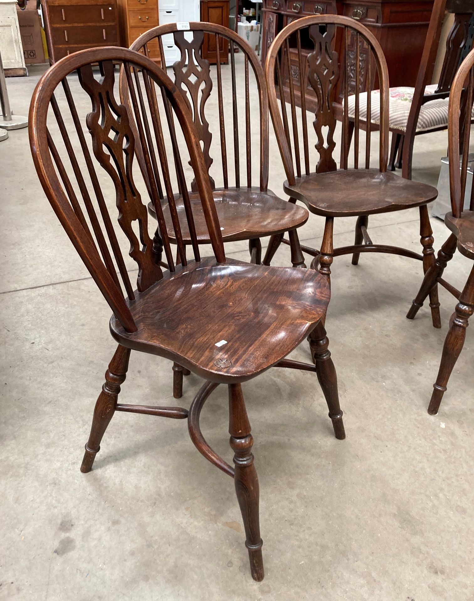 A set of four Yorkshire Rose oak wheel back with centre splat dining chairs (MS) - Image 2 of 3