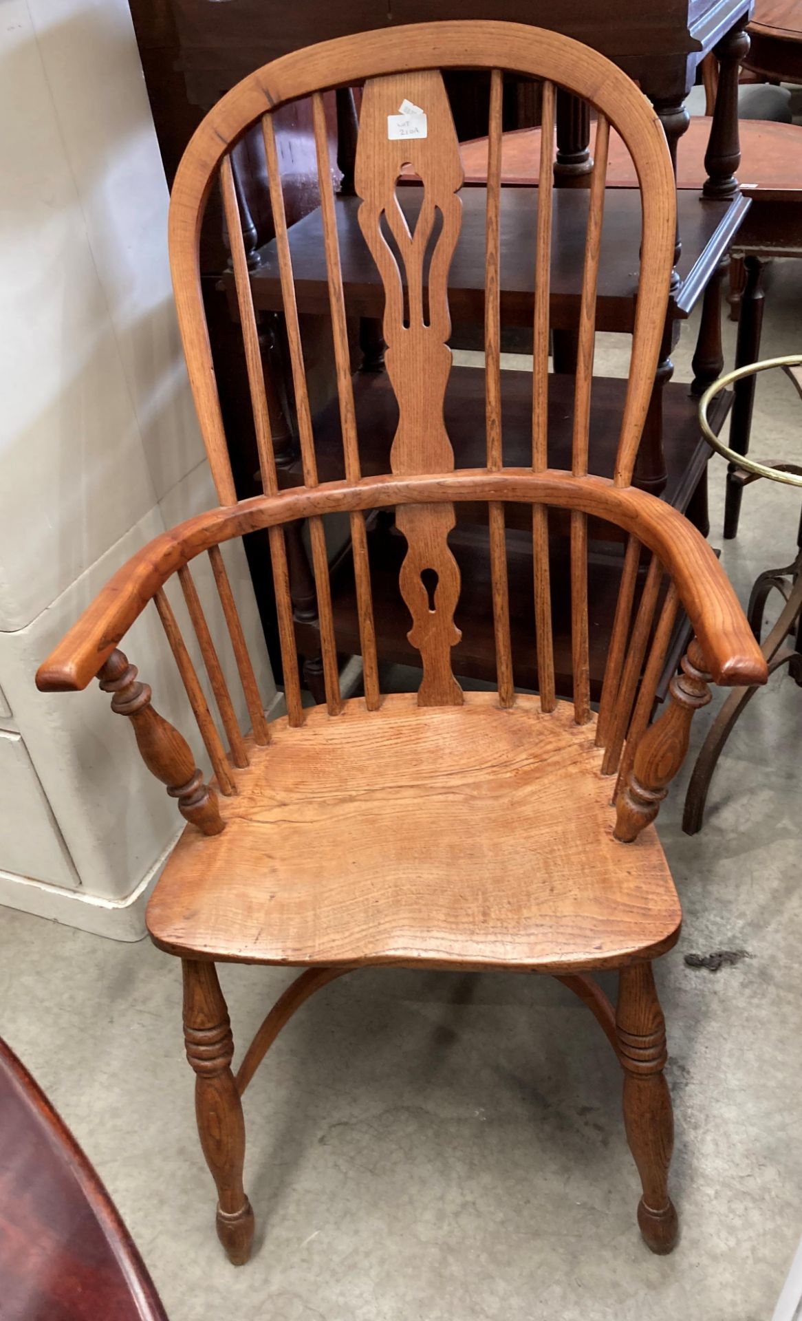An elm Windsor armchair (MS)