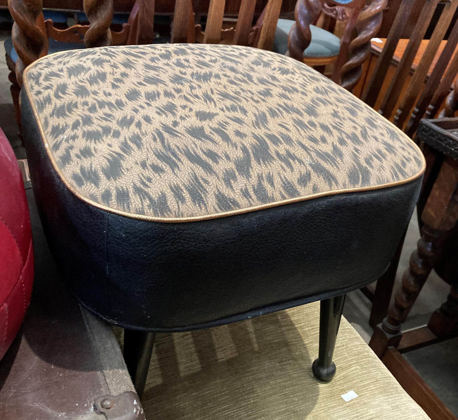 A red and cream patterned vinyl pouffe, - Image 3 of 3