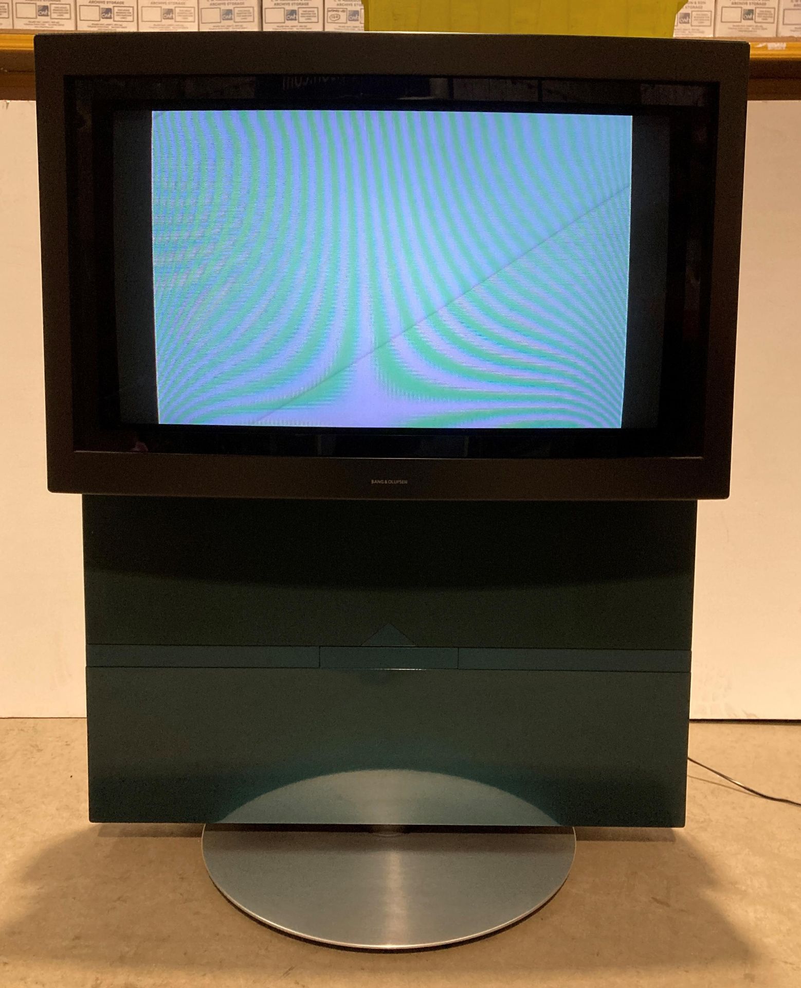 Bang & Olufsen BeoVision Avant television, acc. VTR NIC DS, item no.