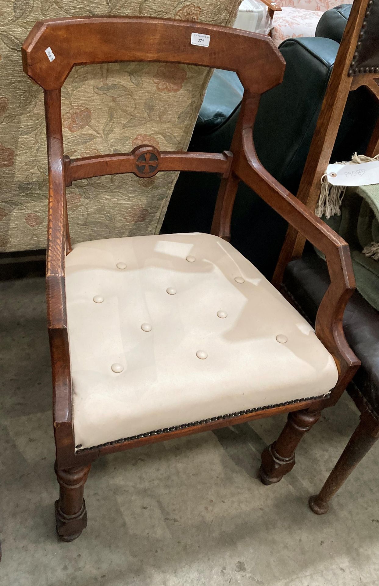 A Victorian oak open elbow chair with cream leather finish seat (MS)