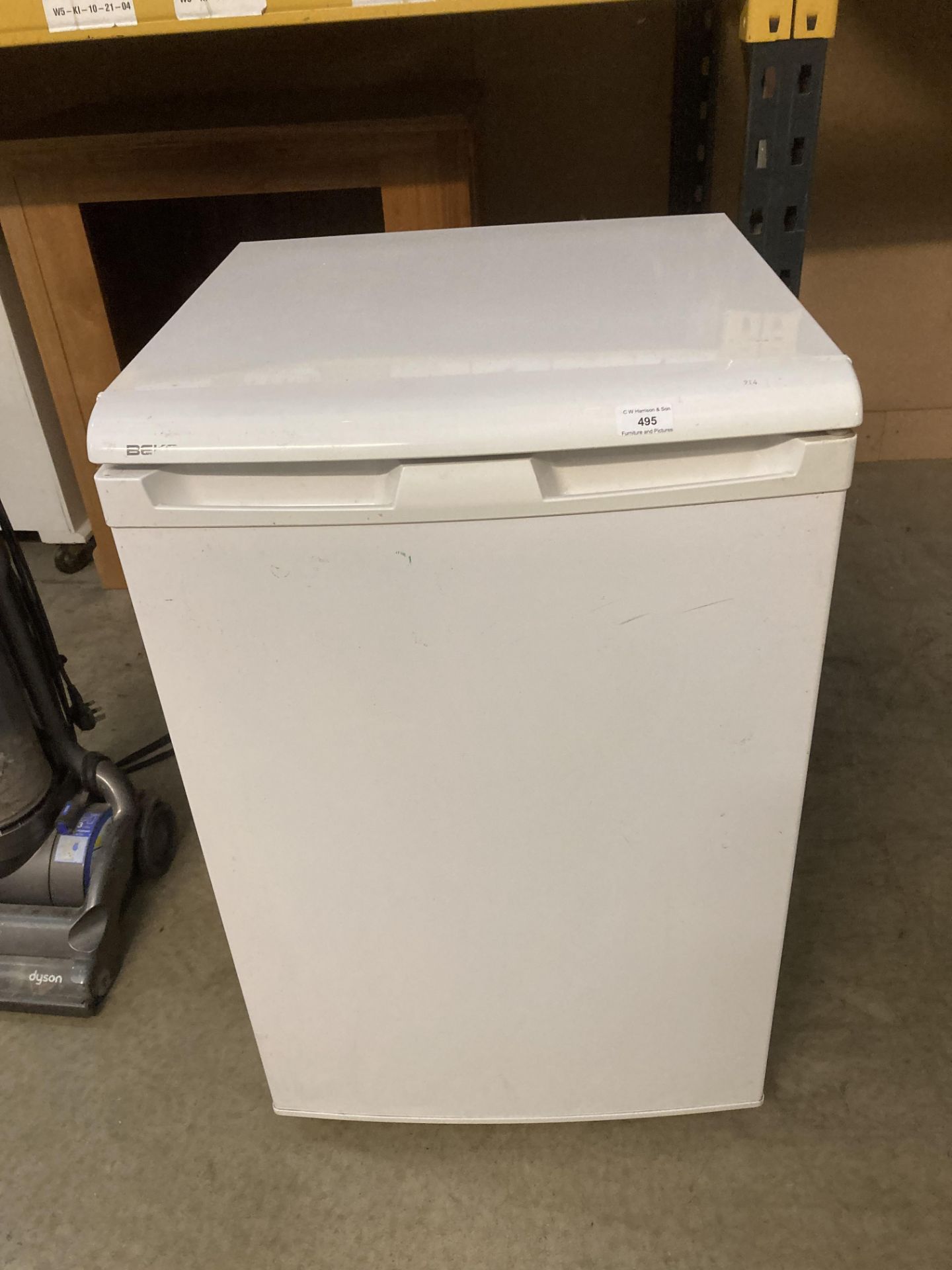 A Beko under counter fridge (PO) Further Information The dimensions are 55cm x 60cm - Image 2 of 2