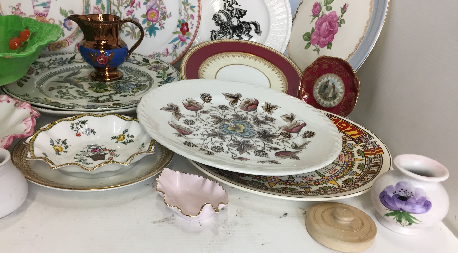 Contents to tray - Thirty six ceramic items including Royal Doulton Koala Bears plate 27cm diameter, - Image 4 of 5