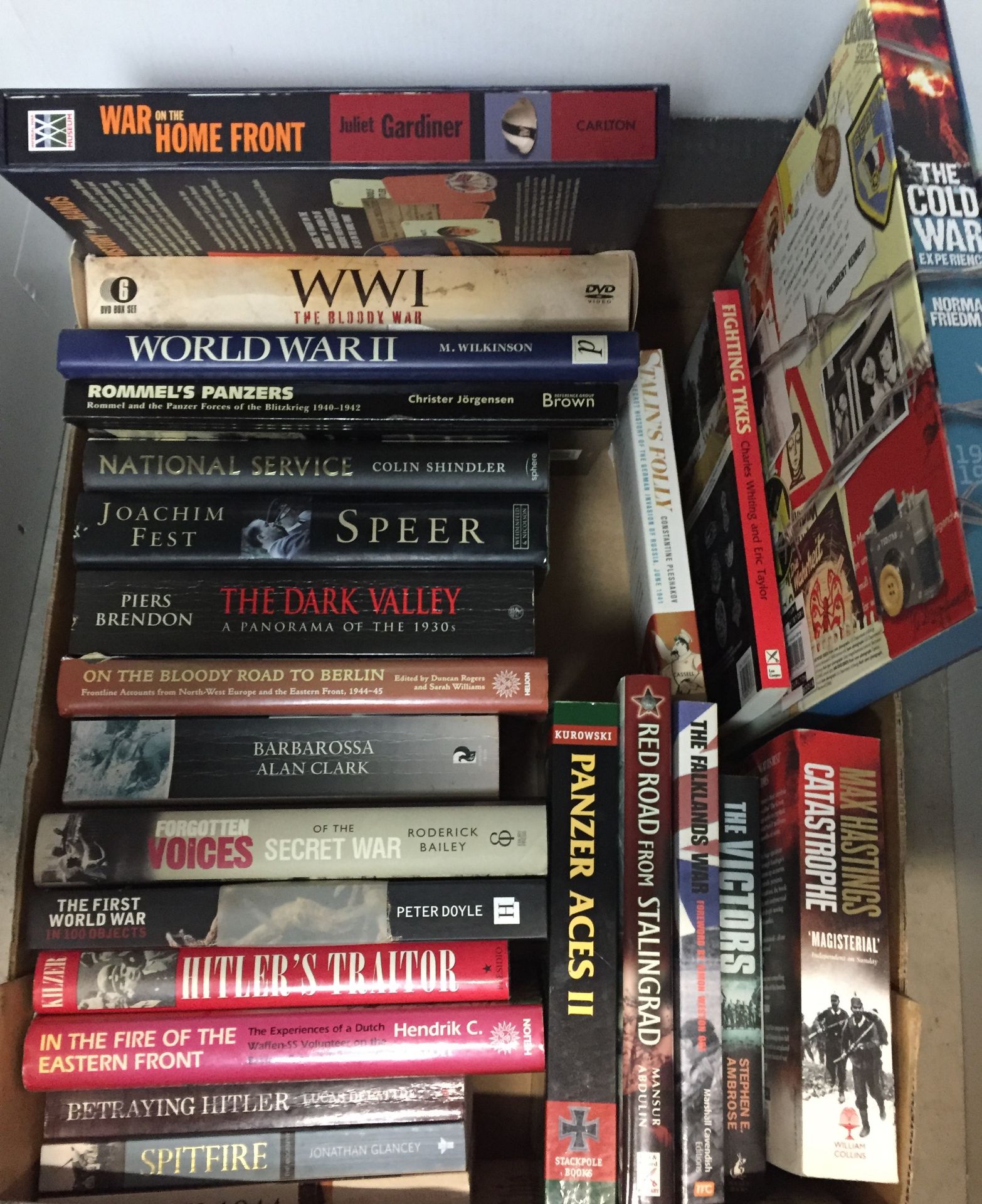 Contents to box - twenty five books mainly history of two world wars X07 Floor