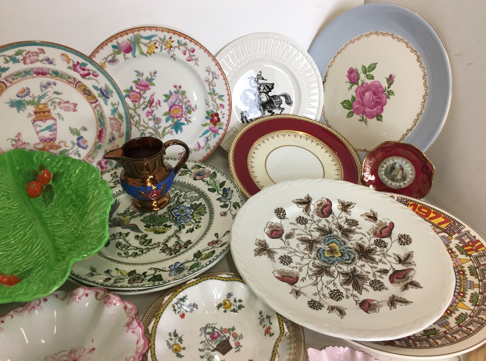Contents to tray - Thirty six ceramic items including Royal Doulton Koala Bears plate 27cm diameter, - Image 3 of 5