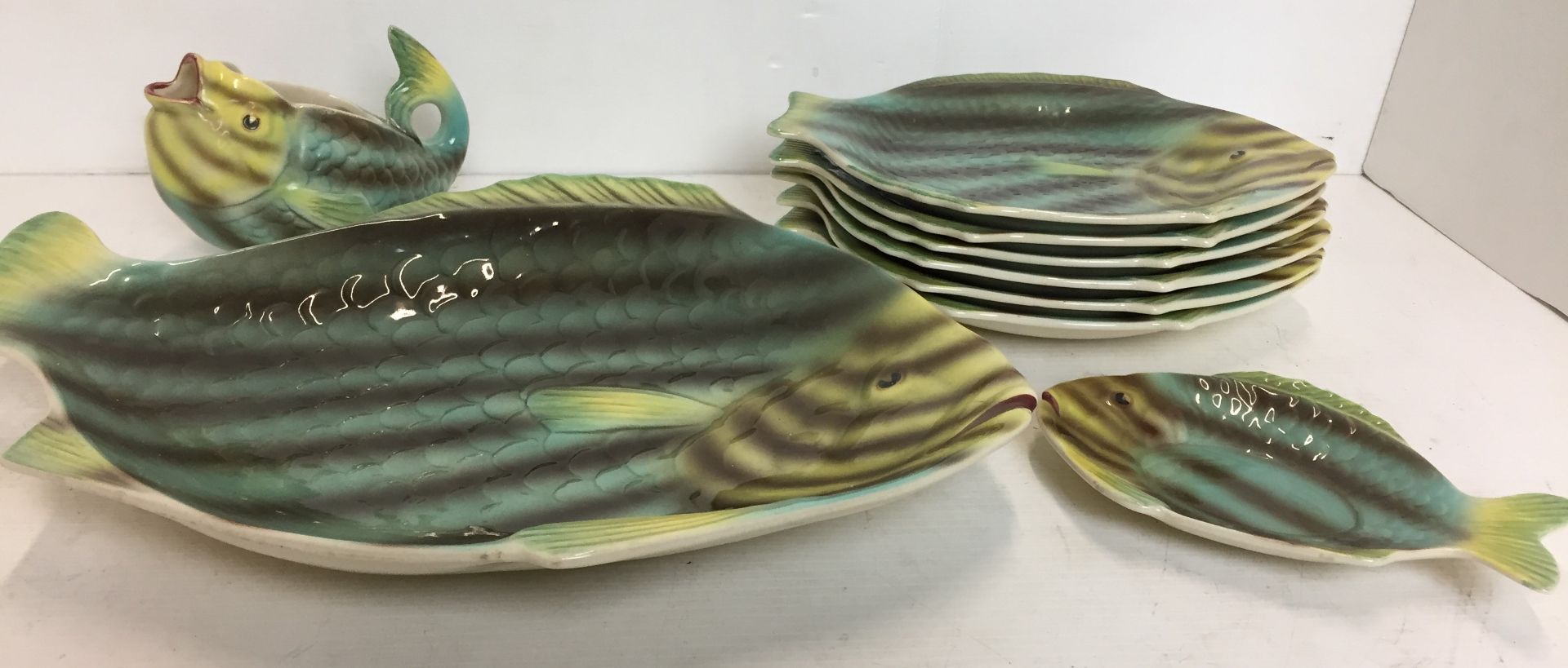 Shorter & Son ceramic fish set comprising six plates 24x22cm max, jug, - Image 2 of 4