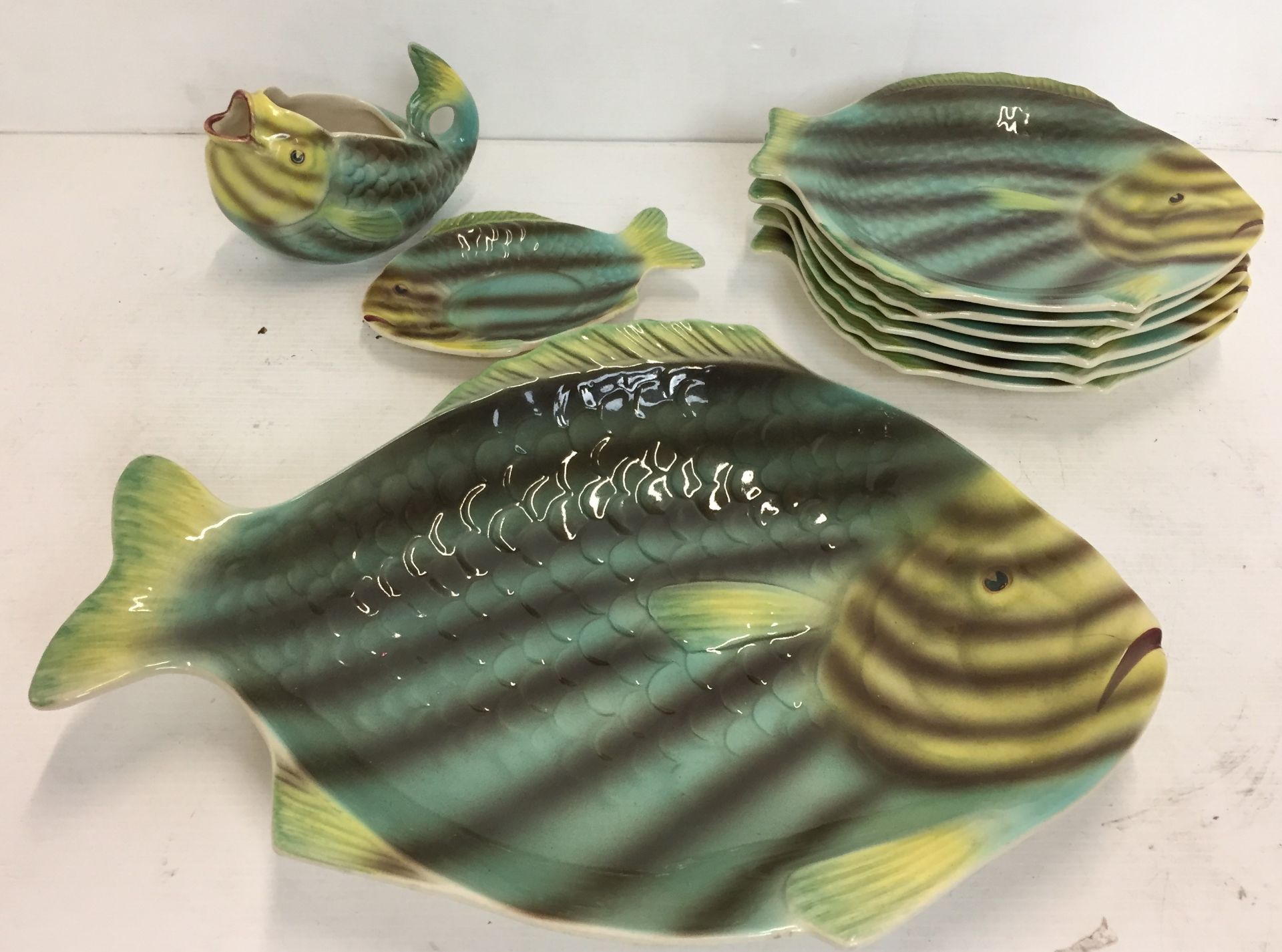 Shorter & Son ceramic fish set comprising six plates 24x22cm max, jug,