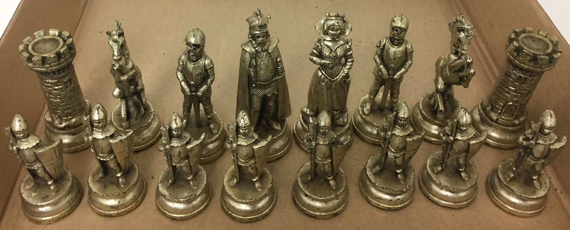 Thirty two piece solid brass chess set - the king is 10cm high S03 - Image 3 of 3