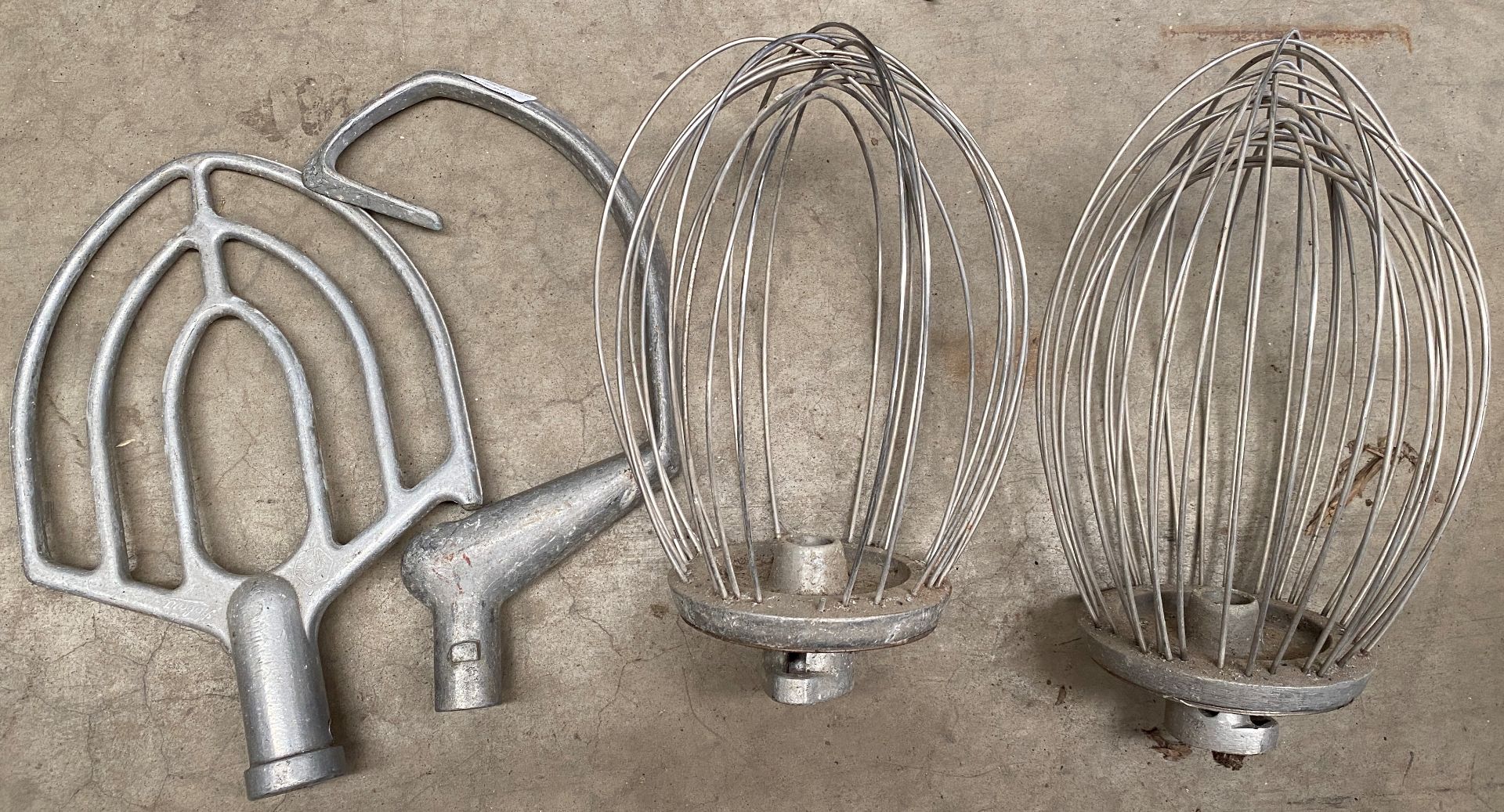 4 x mixer attachments - whisks,