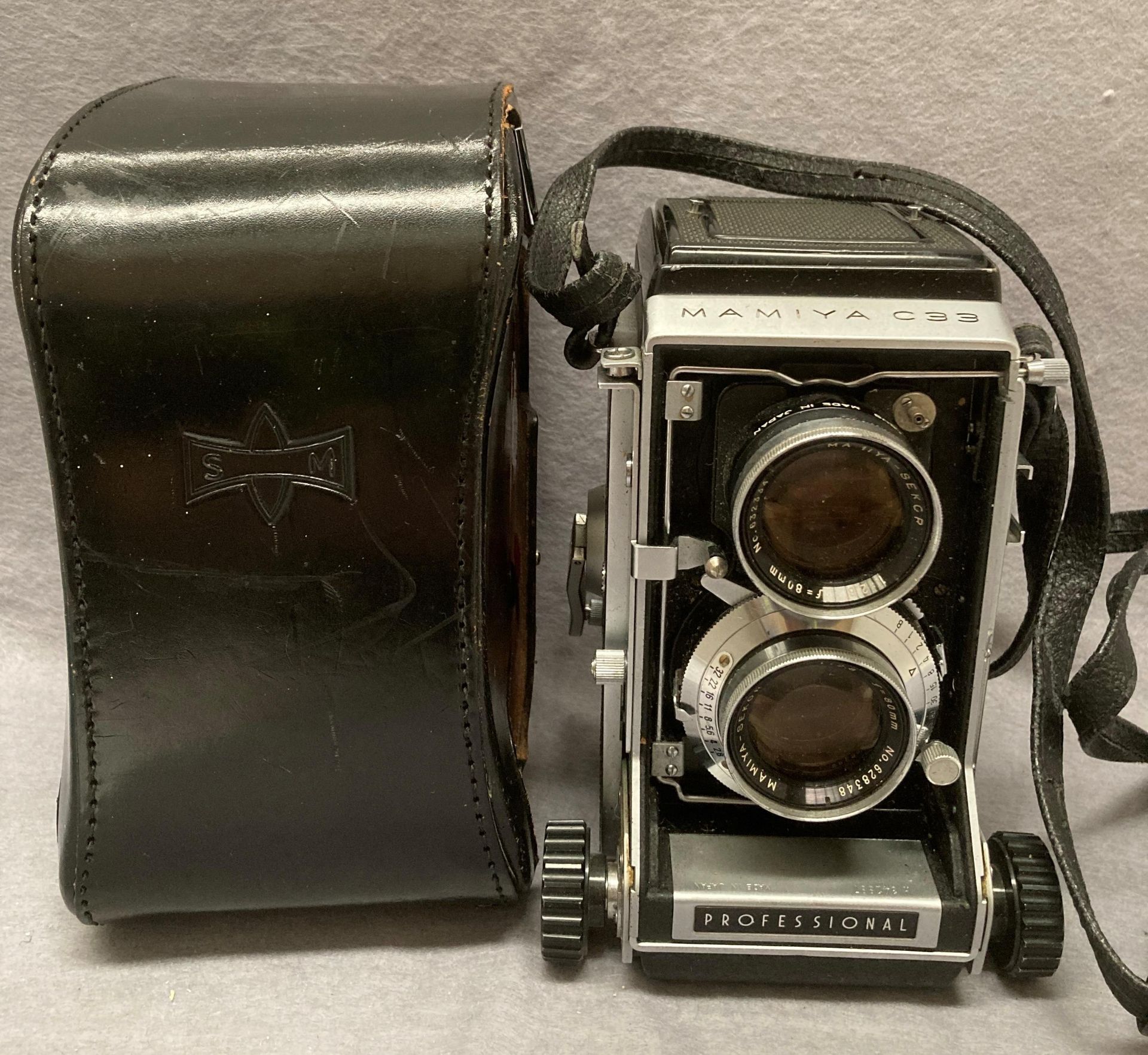 A Maniya C33 Professional camera with Mamiya-Sekor 1:2. - Image 2 of 6