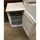 A Hotpoint RZB20 under counter fridge (P0)