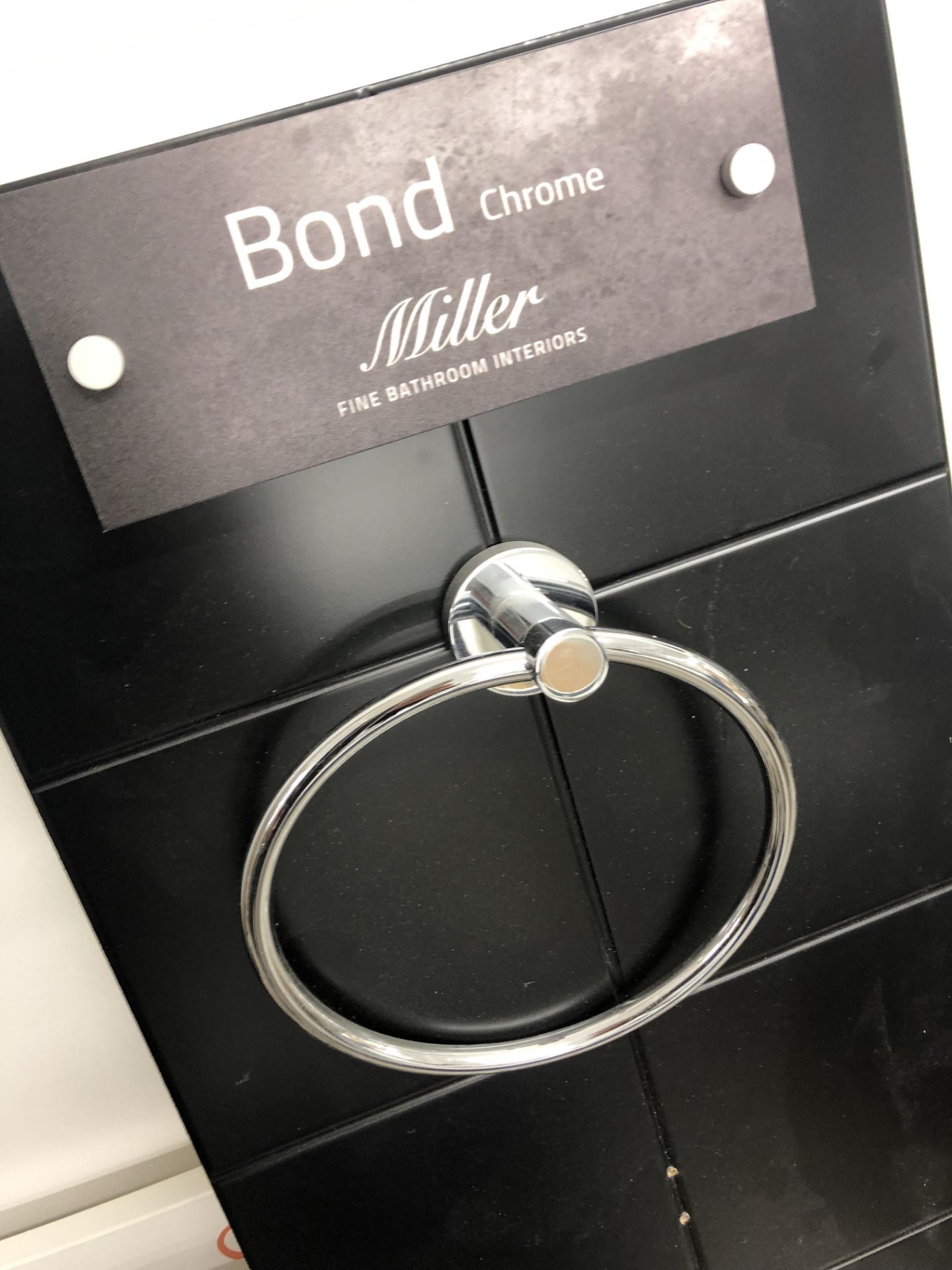 DESIGNER MILLER BOND DISPLAY BOARD INCLUDING 7 CHROME AND GLASS BATHROOM ACCESSORIES - Image 2 of 4