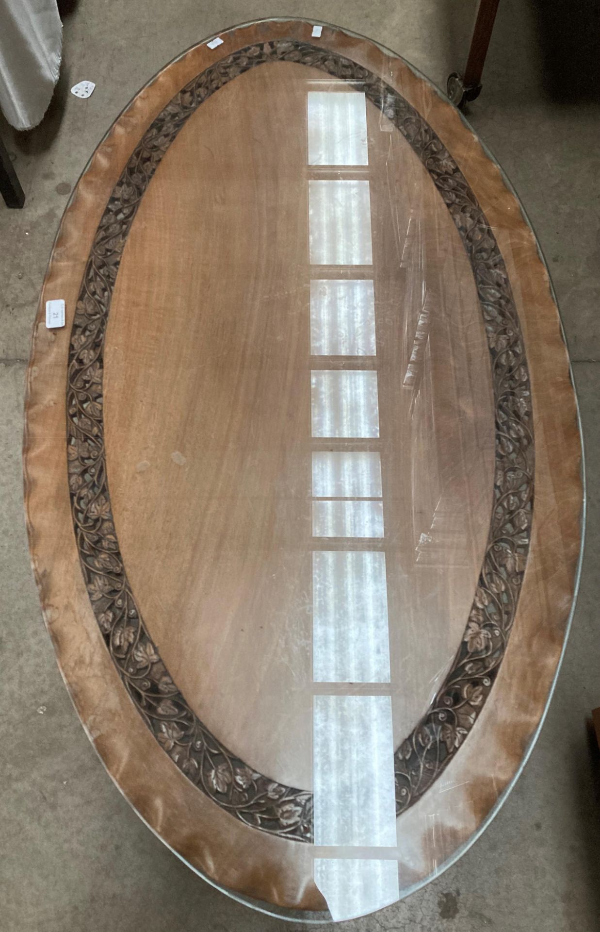 An oval carved mahogany coffee table on cabriole legs with glass preserve 120cm x 62cm - Image 2 of 3