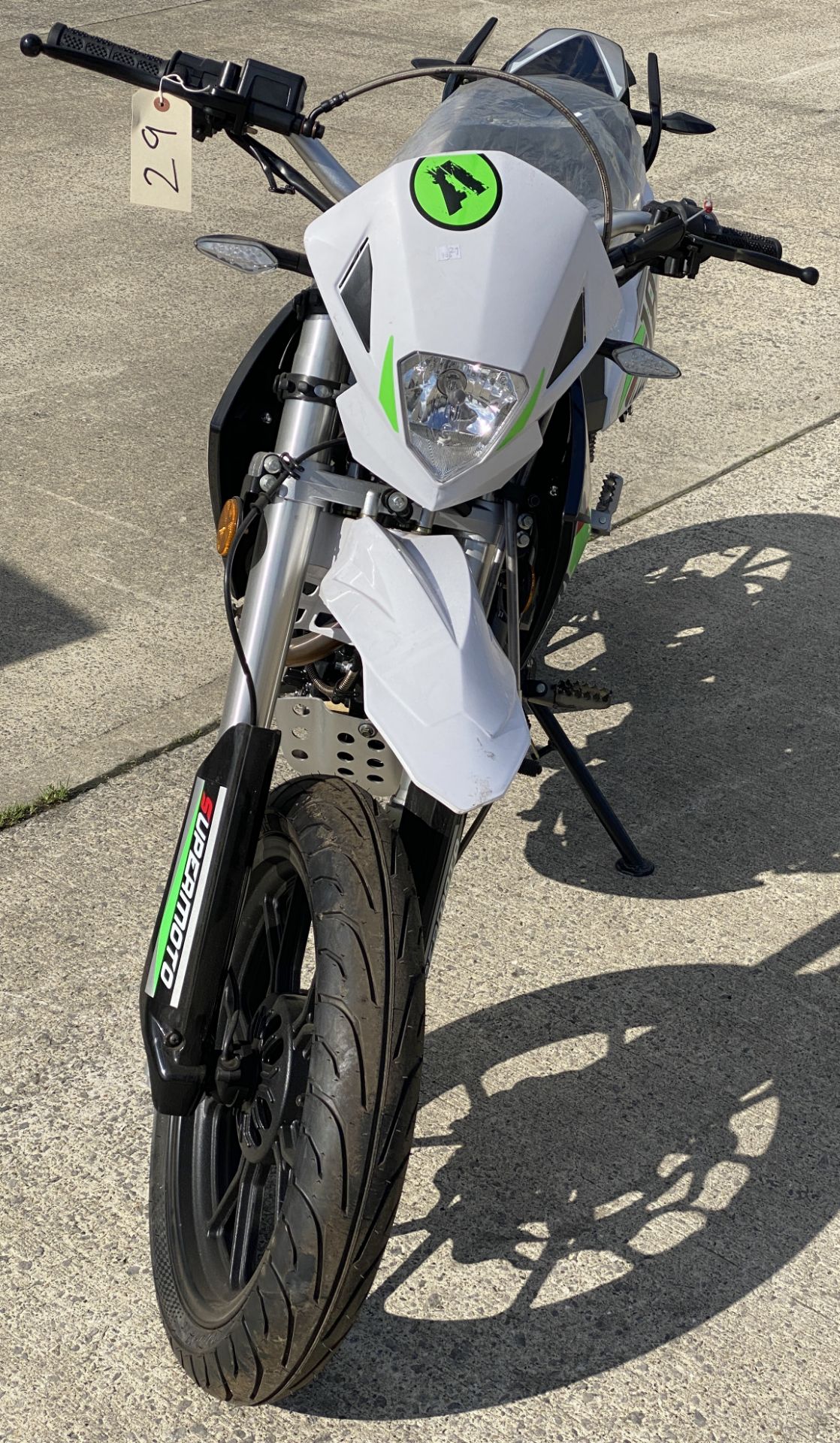 SINNIS APACHE 18 SUPERMOTO MOTORCYCLE - Petrol - Black/White/Green. - Image 9 of 19