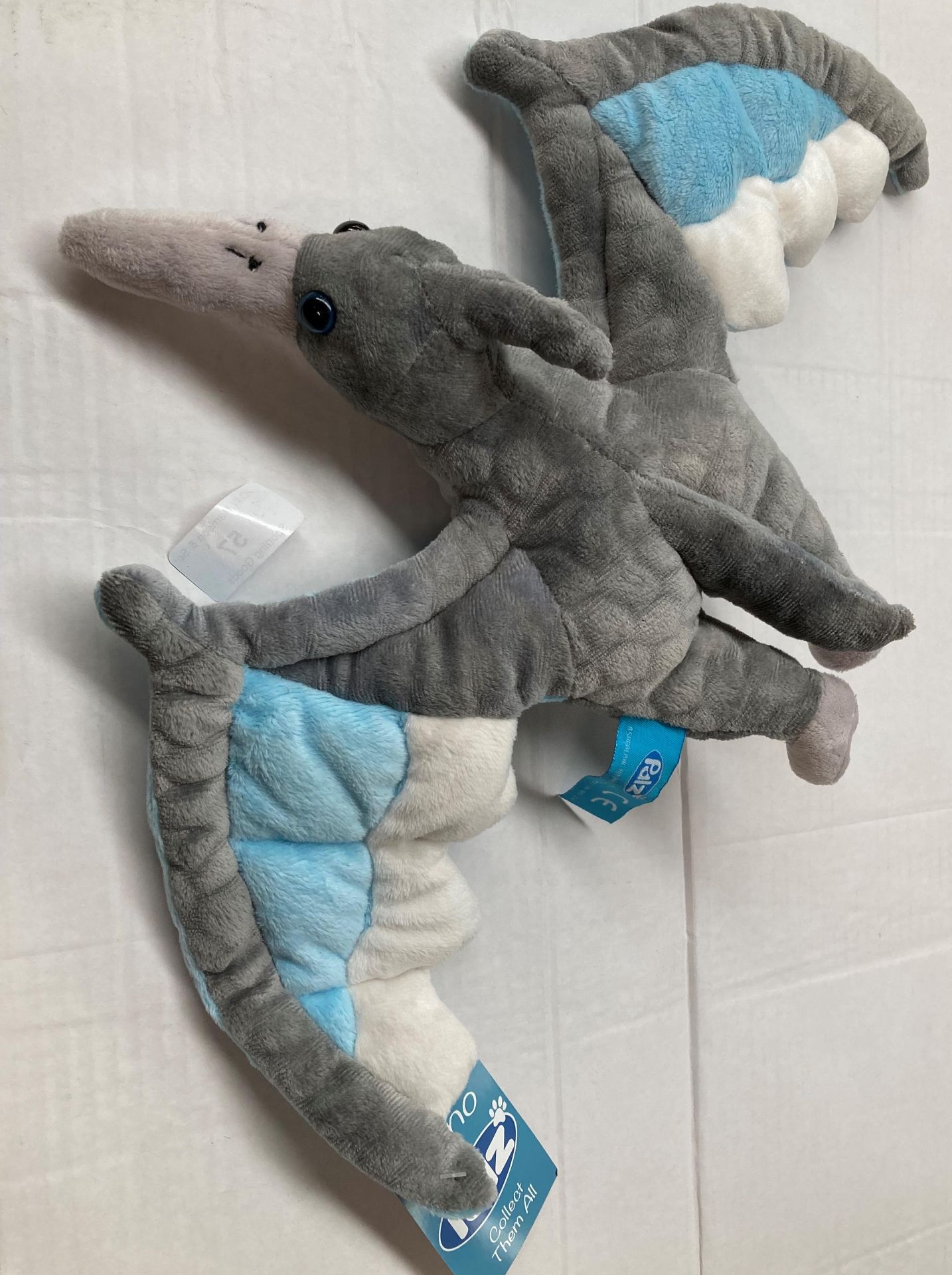 40 x Palz soft toy pterodactyls (49cm wing span) Further Information *** Please