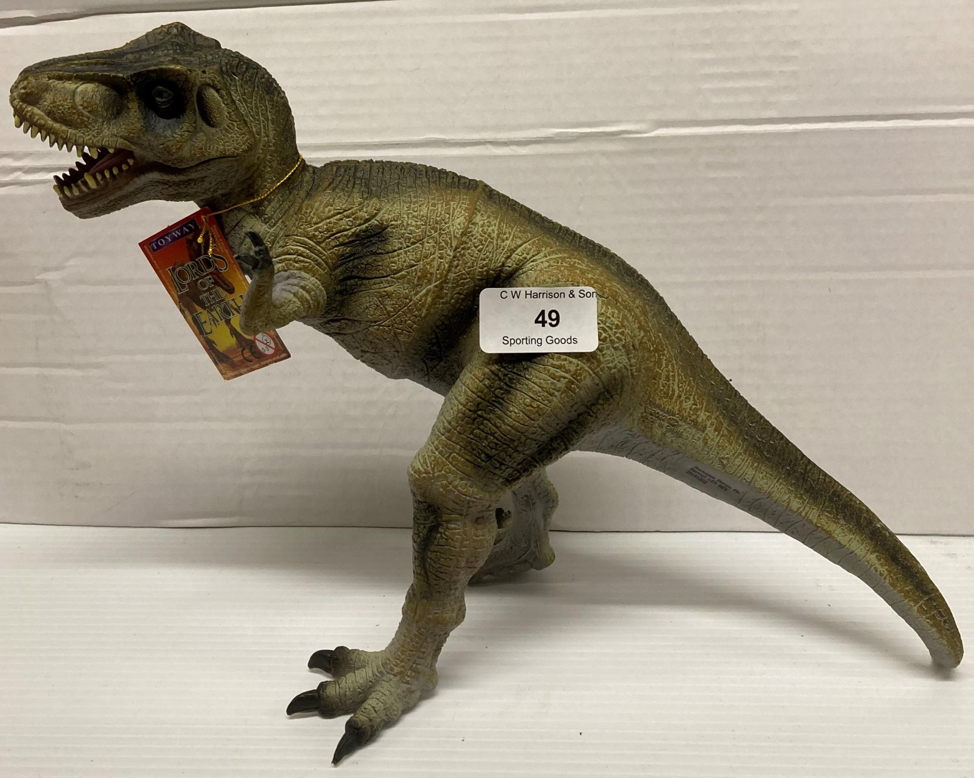 33 x hard plastic Toyway Lords of the Earth Tyrannosaurus-Rex (24cm high) Further