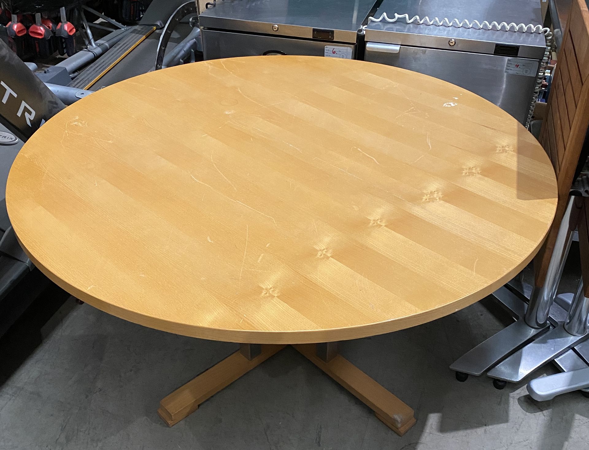 Large Circular Oak Topped 4 Leg Dining Table - 140cm Diameter
