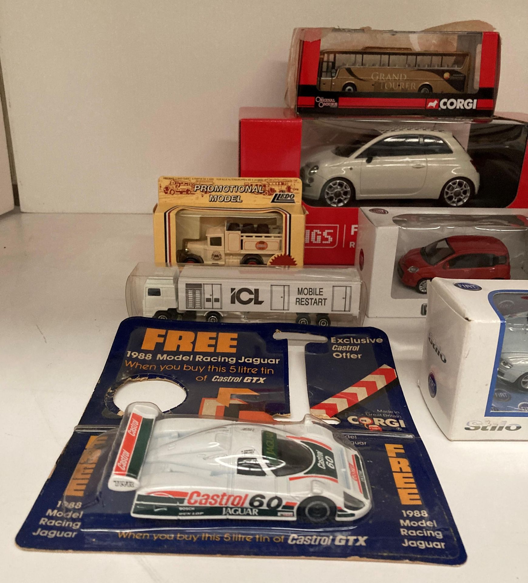 Fiat 500 remote control car by Motorama R/C and four assorted diecast metal Fiat's, - Image 2 of 4